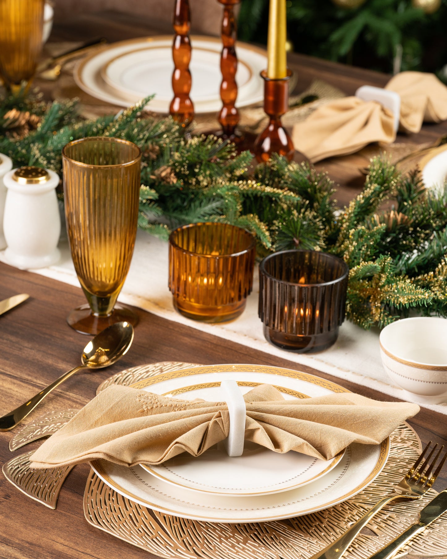 Crème Gold 40 Pcs Dinner Set - Vigneto