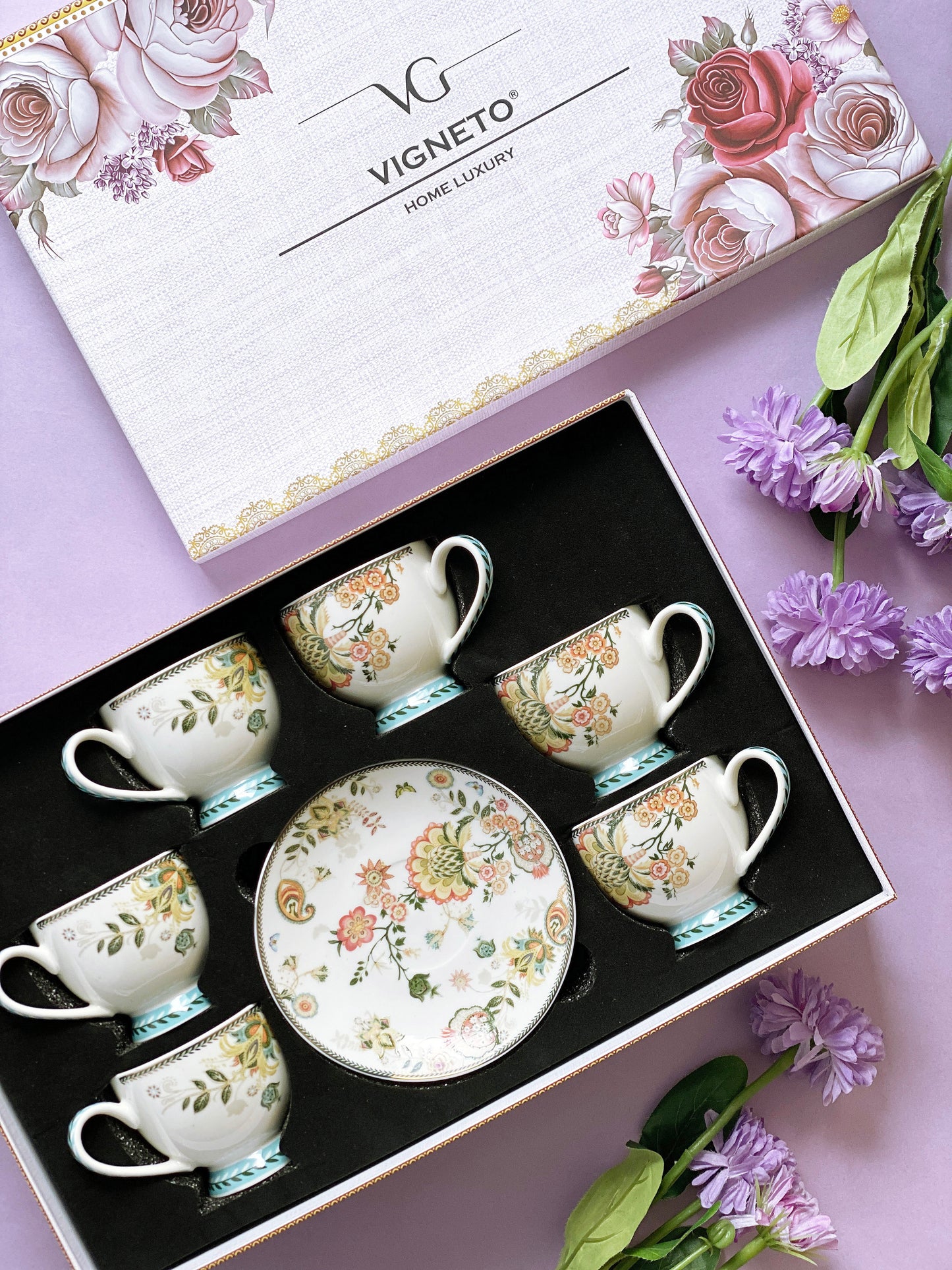 Red Flower Cup and Saucer Set (6 Cups and 6 Saucers) - Vigneto