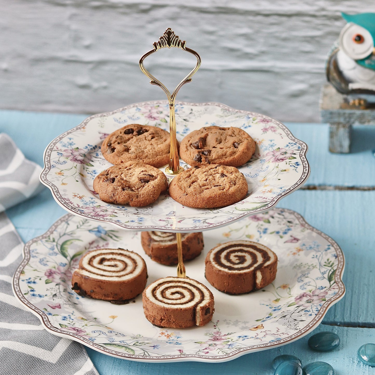 Flower Bed Two Tier Dessert Stand - Vigneto