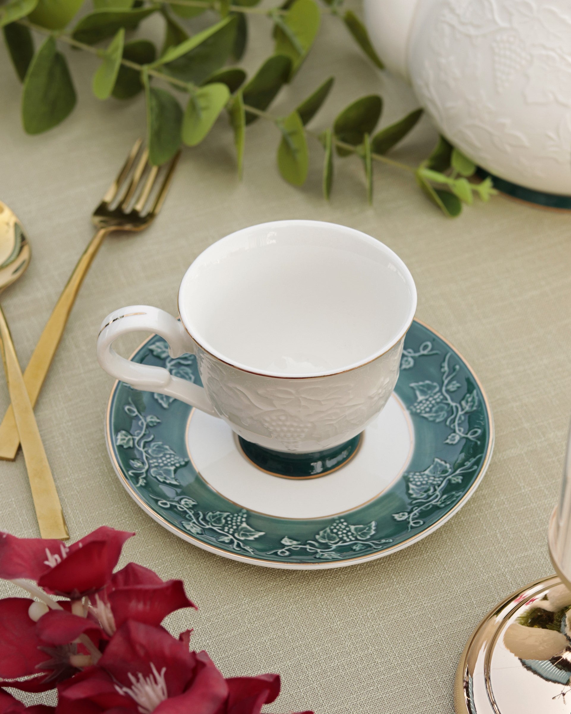 Emerald Green Cup and Saucer Set (6 Cups and 6 Saucers) - Vigneto