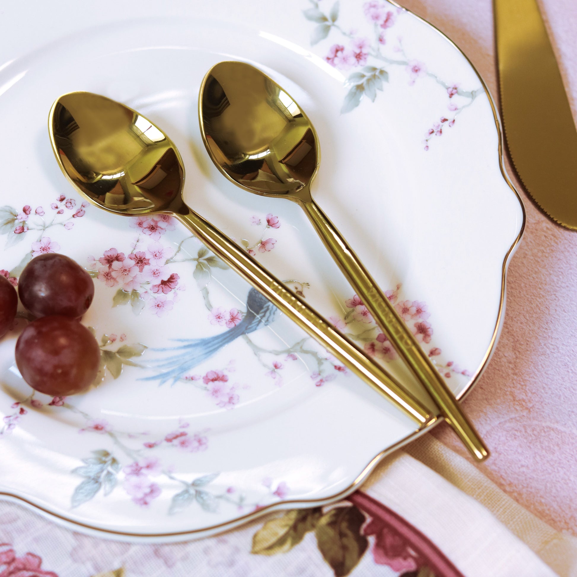 Round Dessert Spoon (Shine Gold Finish, Set of 6) - Vigneto