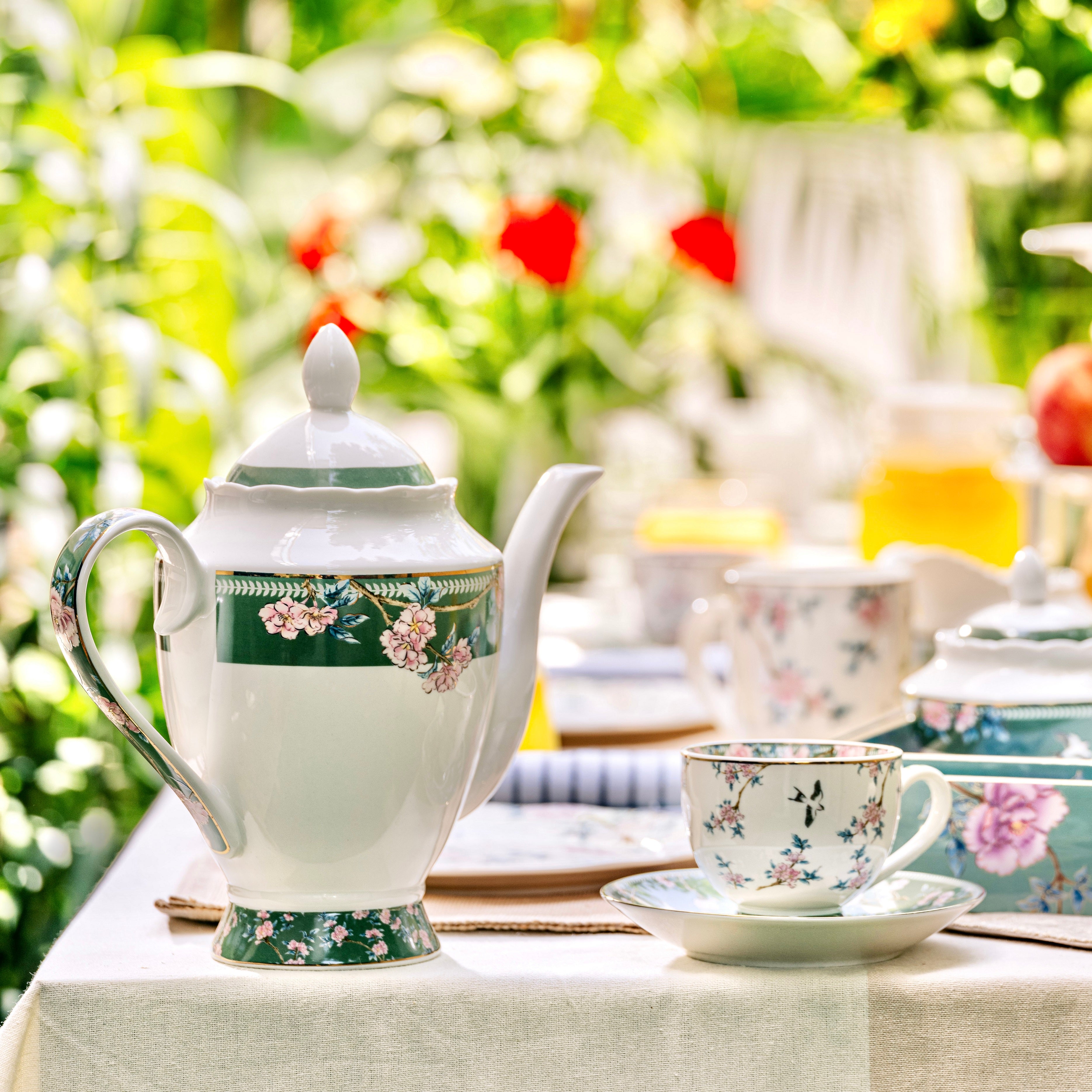 Victorian Green 15 Pcs Tea Set