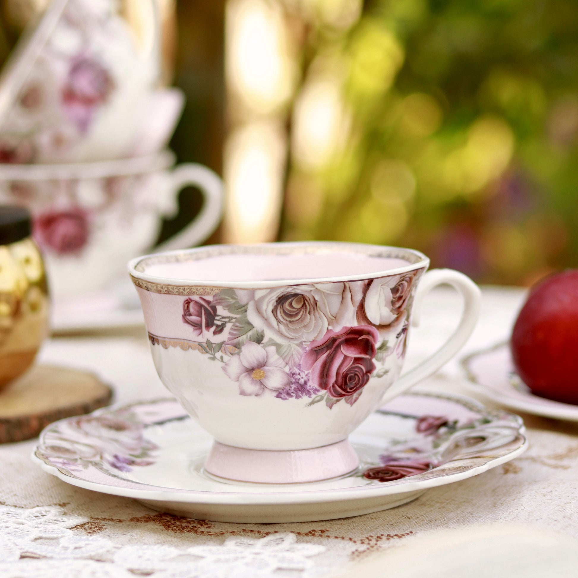 Rose Garden Cup and Saucer Set (Vintage Collection, 6 Cups and 6 Saucers) - Vigneto