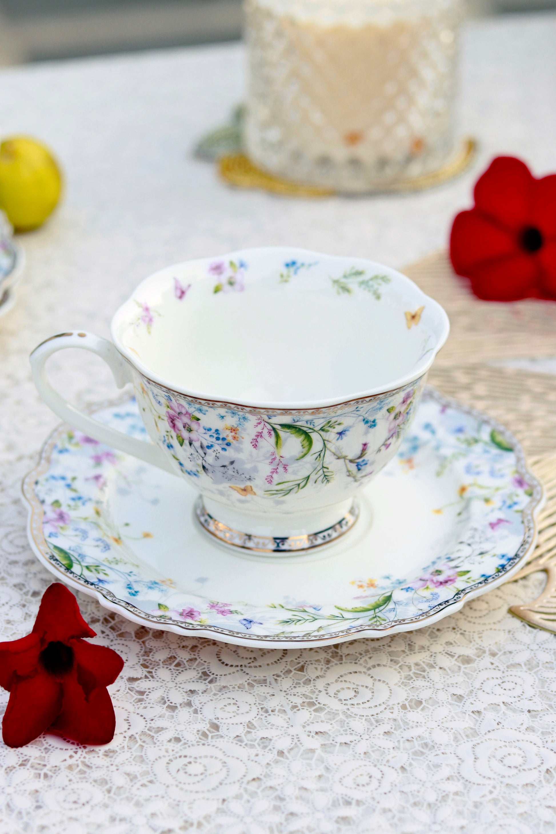 Flower Bed Cup and Saucer Set (Vintage Collection, 6 Cups and 6 Saucers) - Vigneto