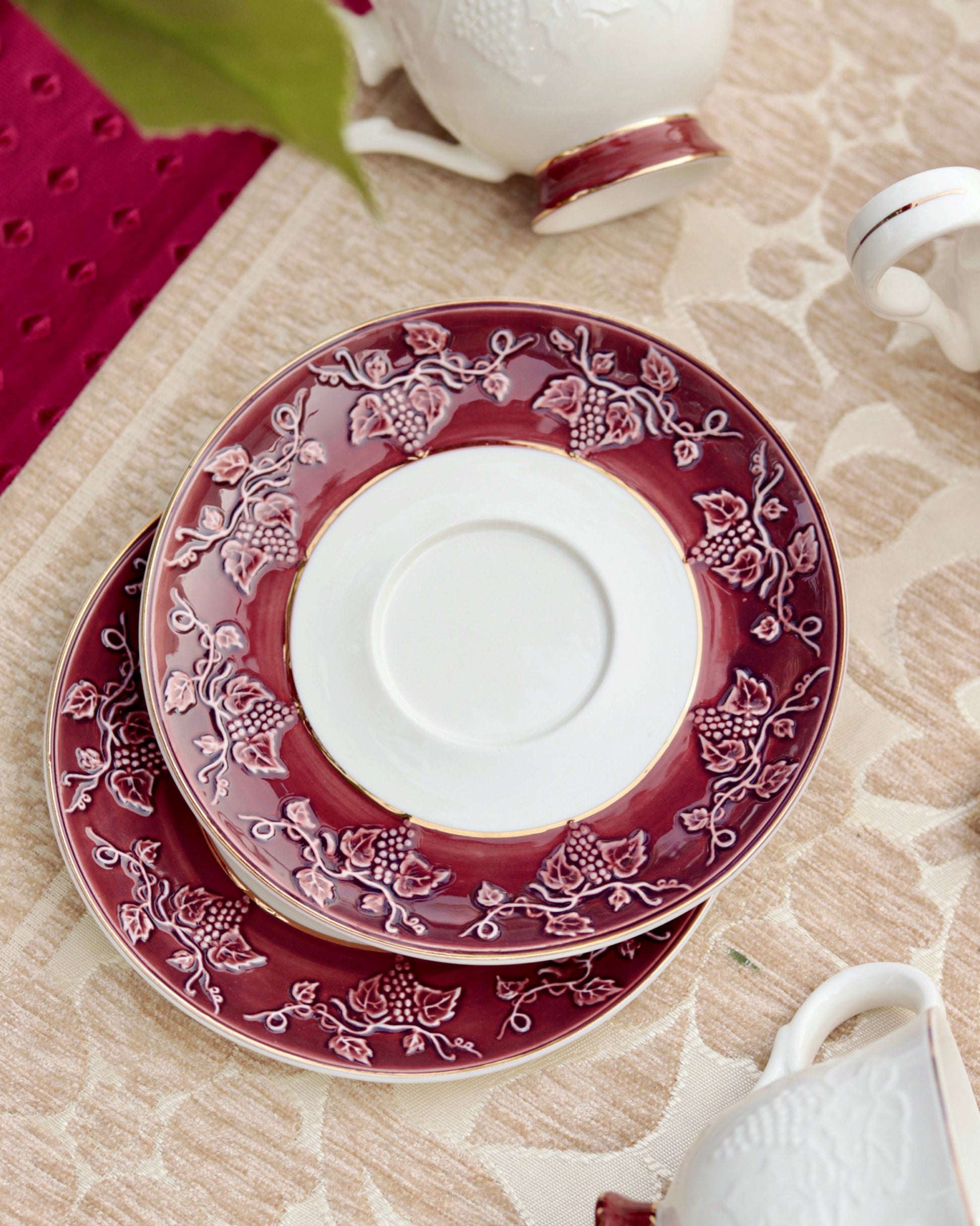 Ruby Red Cup and Saucer Set (6 Cups and 6 Saucers) - Vigneto