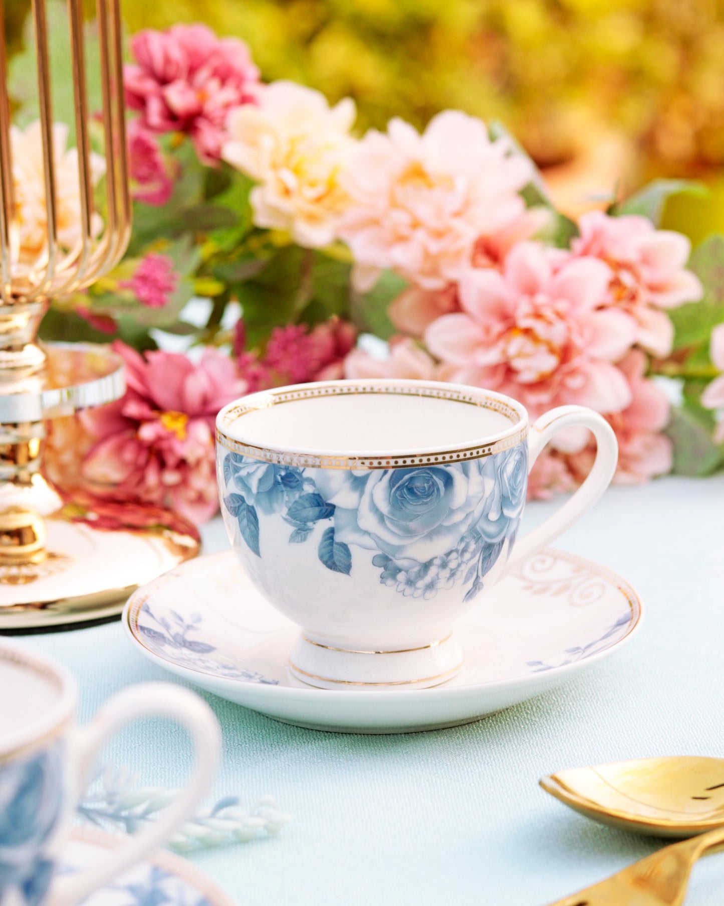 Azure Gold Cup and Saucer Set (6 Cups and 6 Saucers) - Vigneto