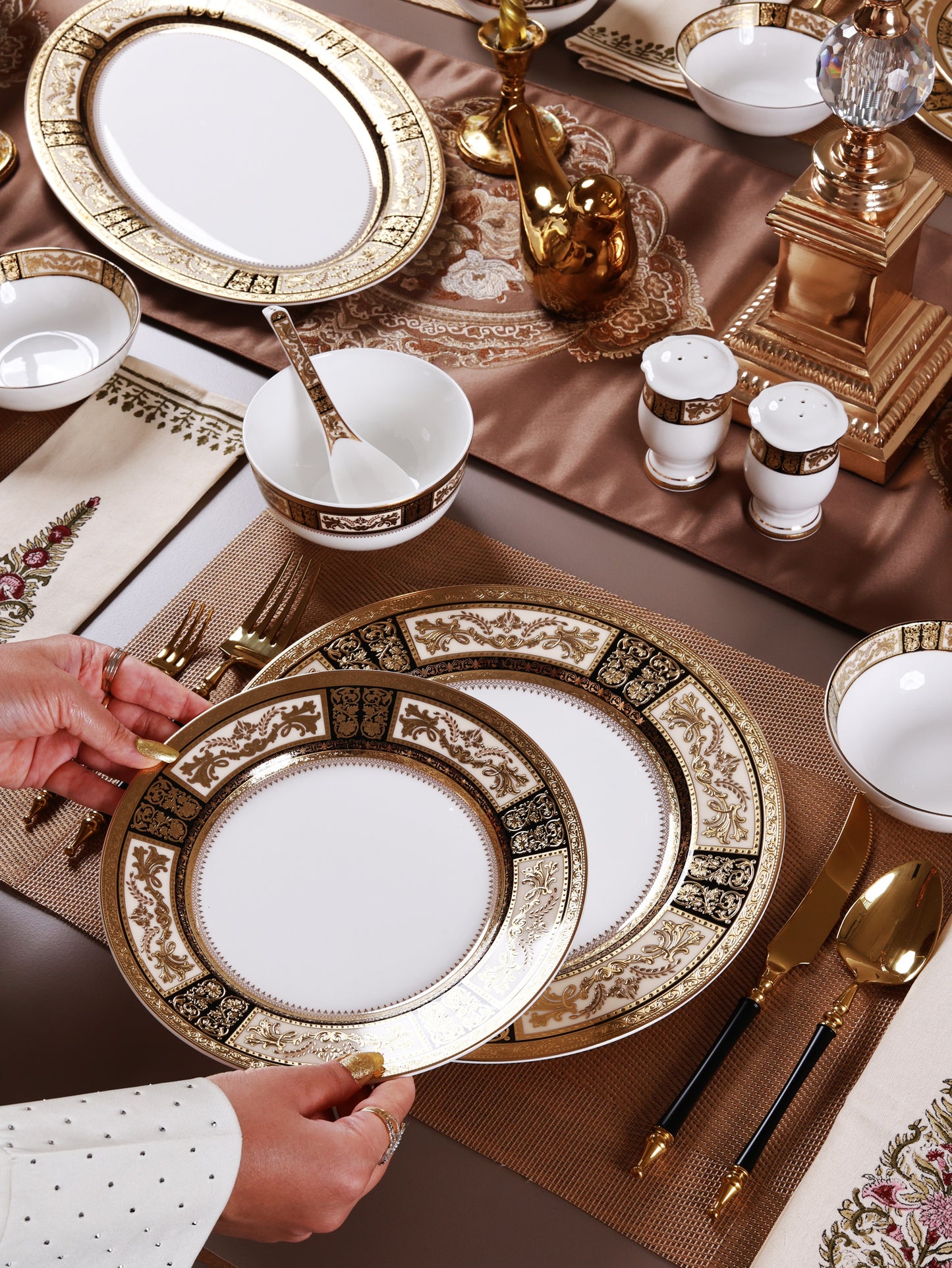 Chateau d'Or 36 Pcs Dinner Set (Palace Collection, 24K Embossed Gold)