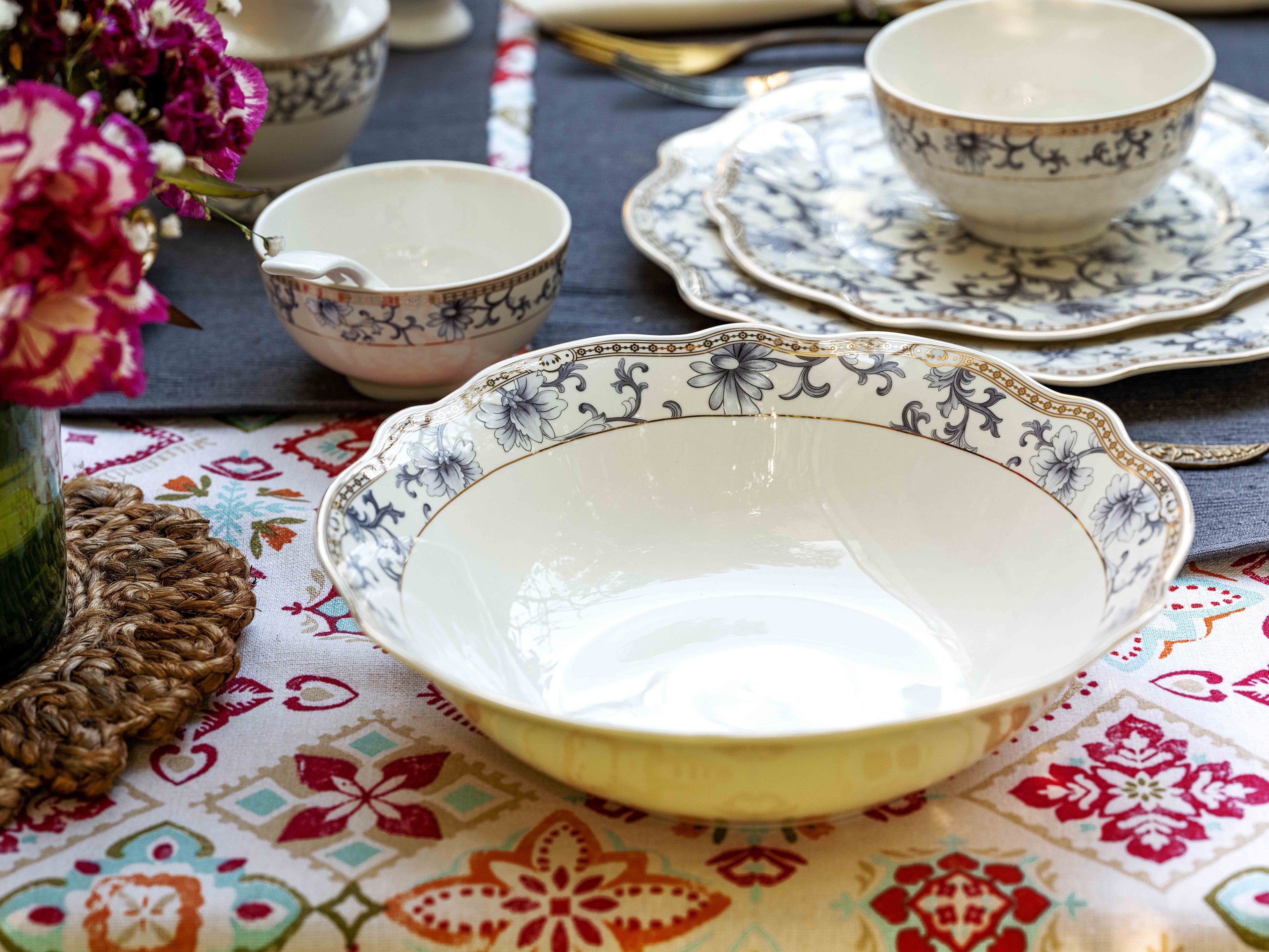 Blue and white outlet dinner plates