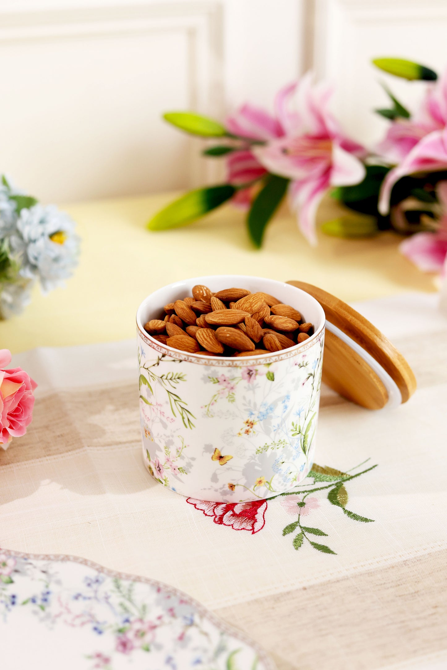 Flower Bed Canister (1 Pc)