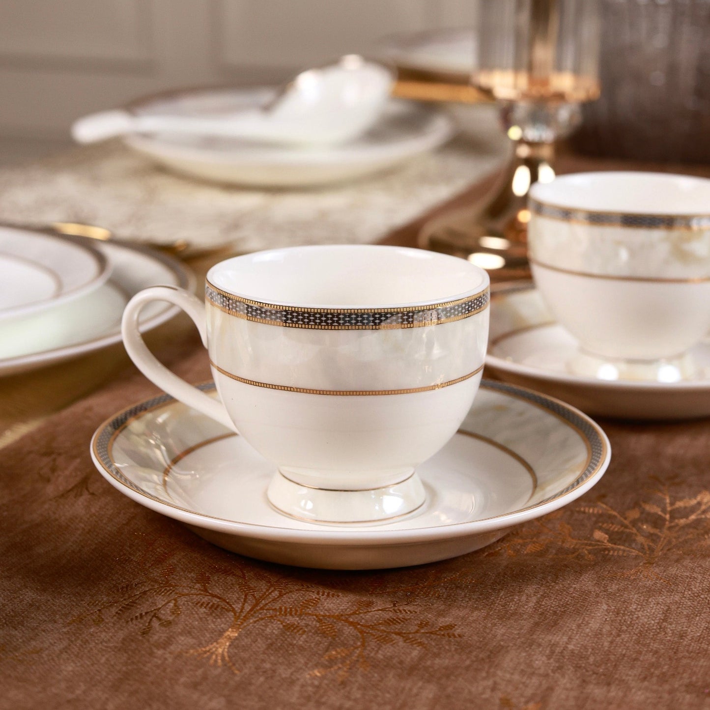 Oyster Pearl Cup and Saucer Set (6 Cups and 6 Saucers)