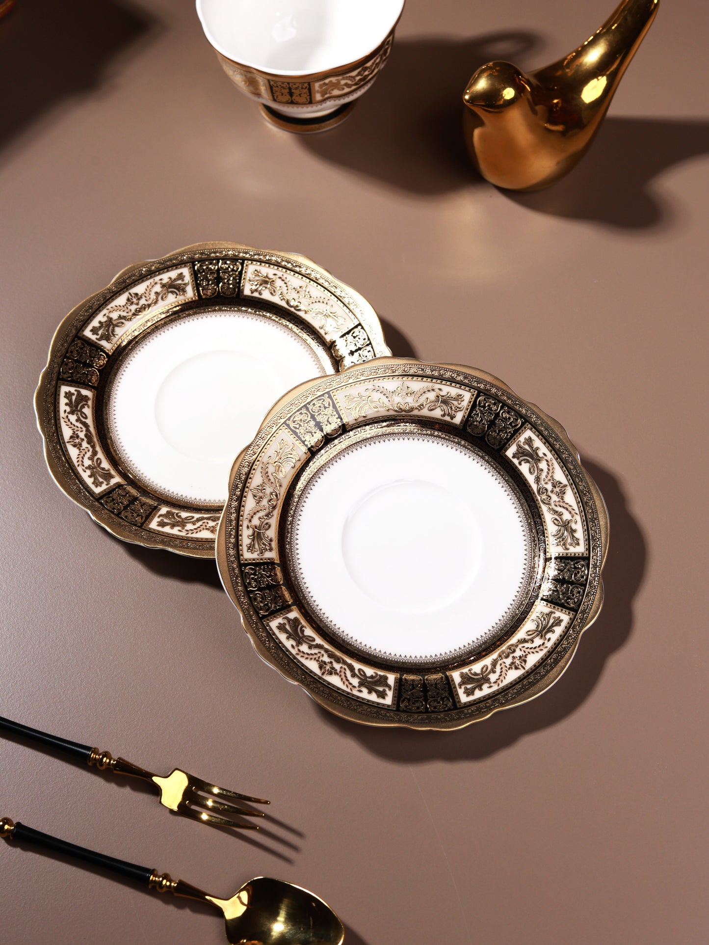 Chateau d'Or Cup and Saucer Set (Set of 6, Palace Collection, 24K Embossed Gold)