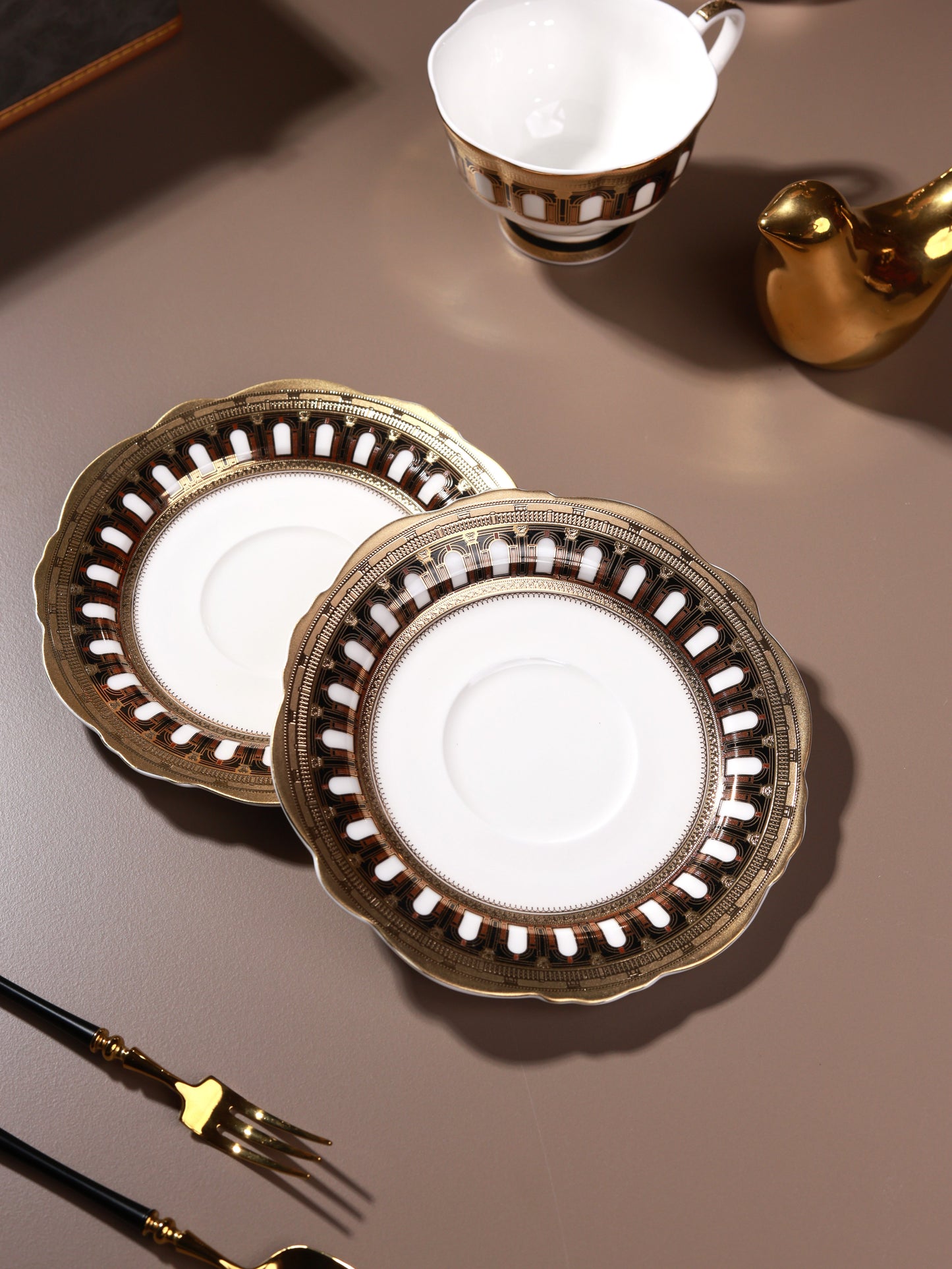 Colosseum Gold Cup and Saucer Set (Set of 6, Palace Collection, 24K Embossed Gold)