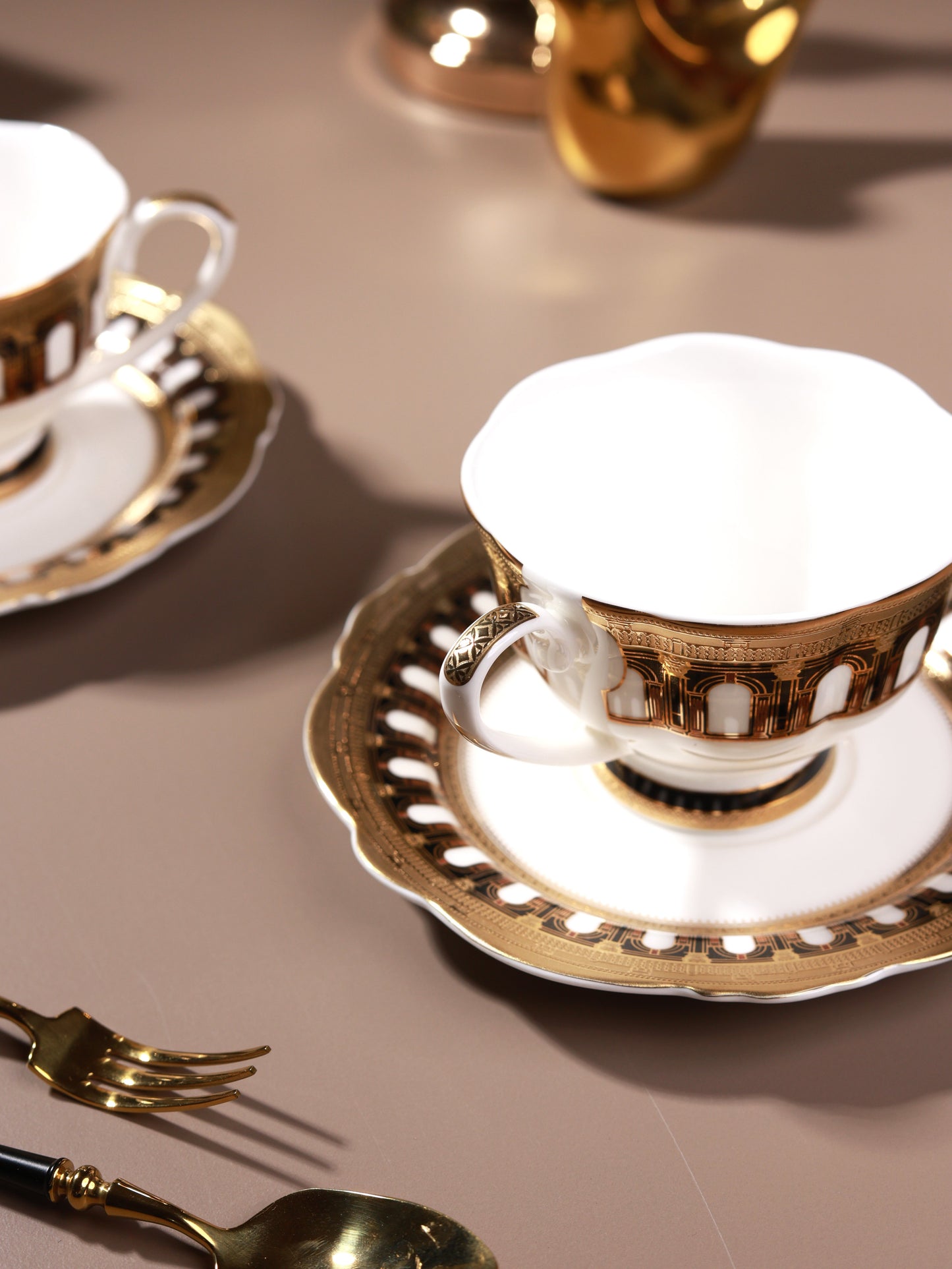 Colosseum Gold Cup and Saucer Set (Set of 6, Palace Collection, 24K Embossed Gold)
