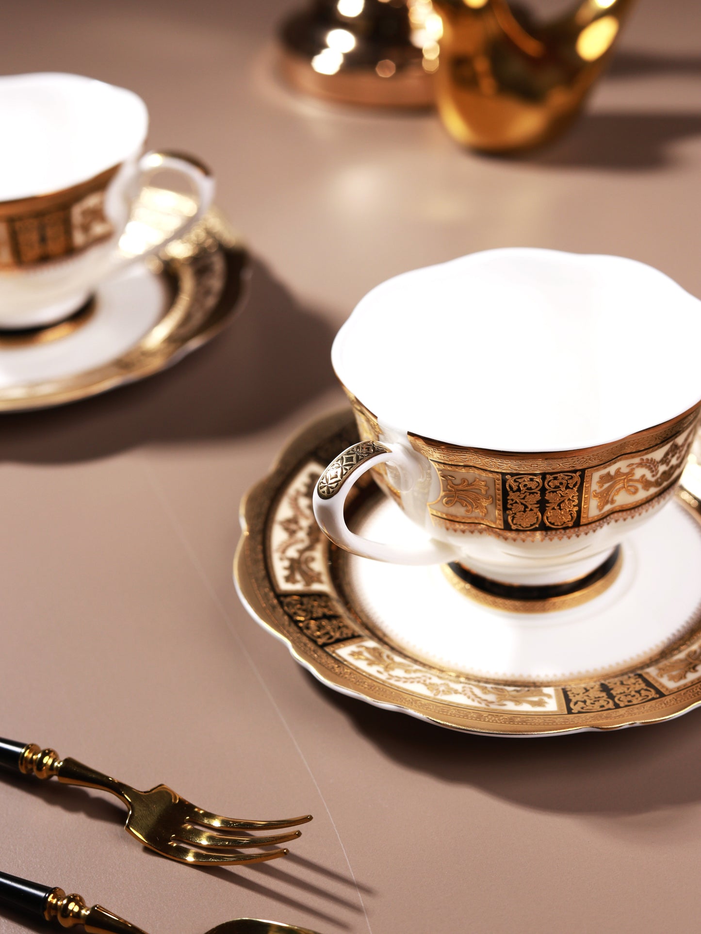Chateau d'Or Cup and Saucer Set (Set of 6, Palace Collection, 24K Embossed Gold)
