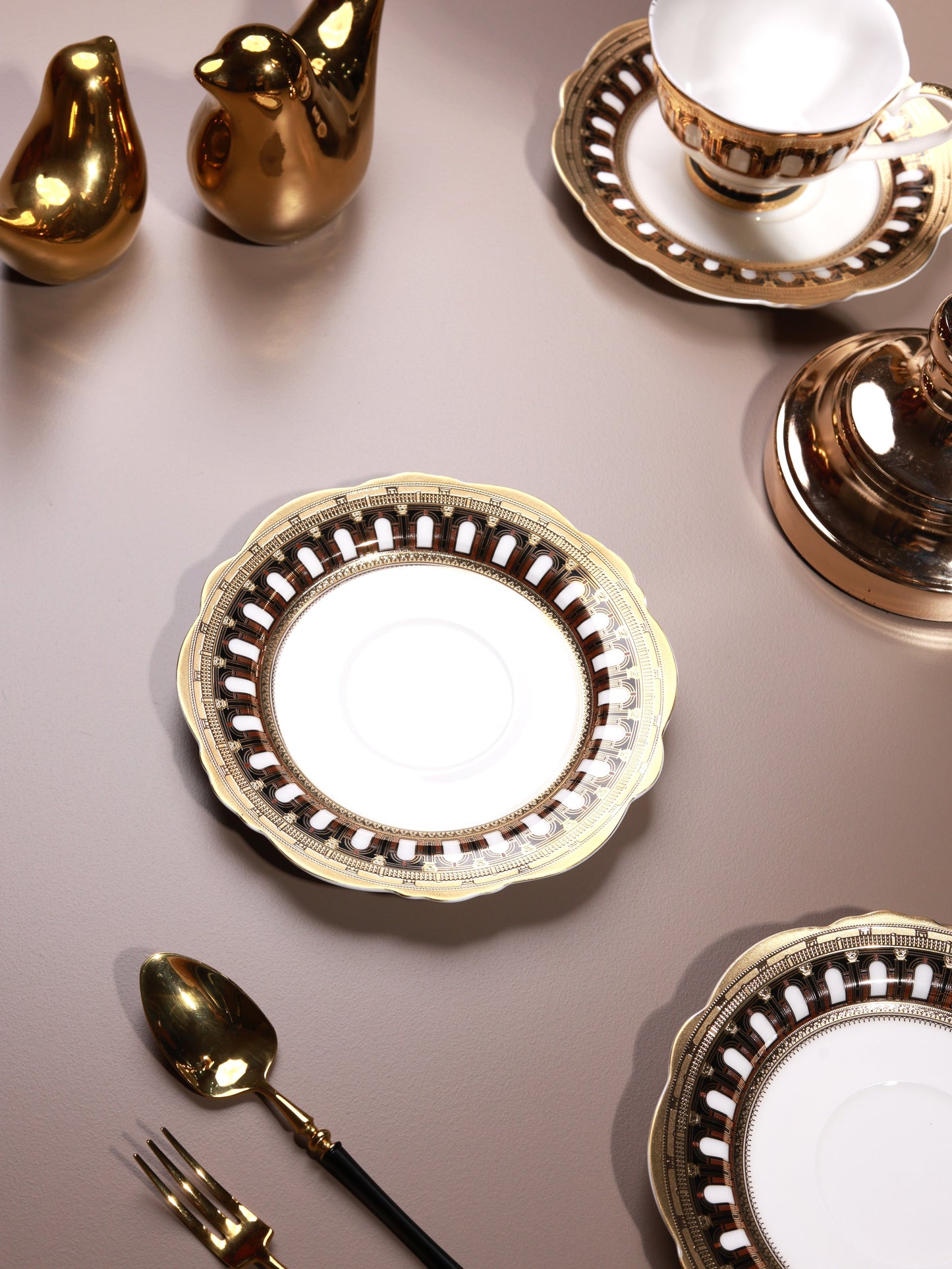 Colosseum Gold Cup and Saucer Set (Set of 6, Palace Collection, 24K Embossed Gold)