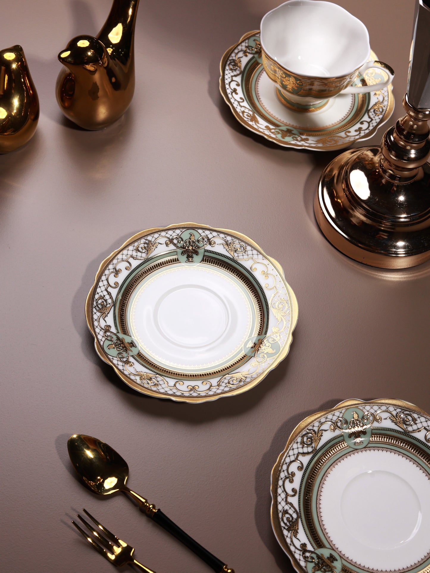 Palace Verde Cup and Saucer Set (Set of 6, Palace Collection, 24K Embossed Gold)