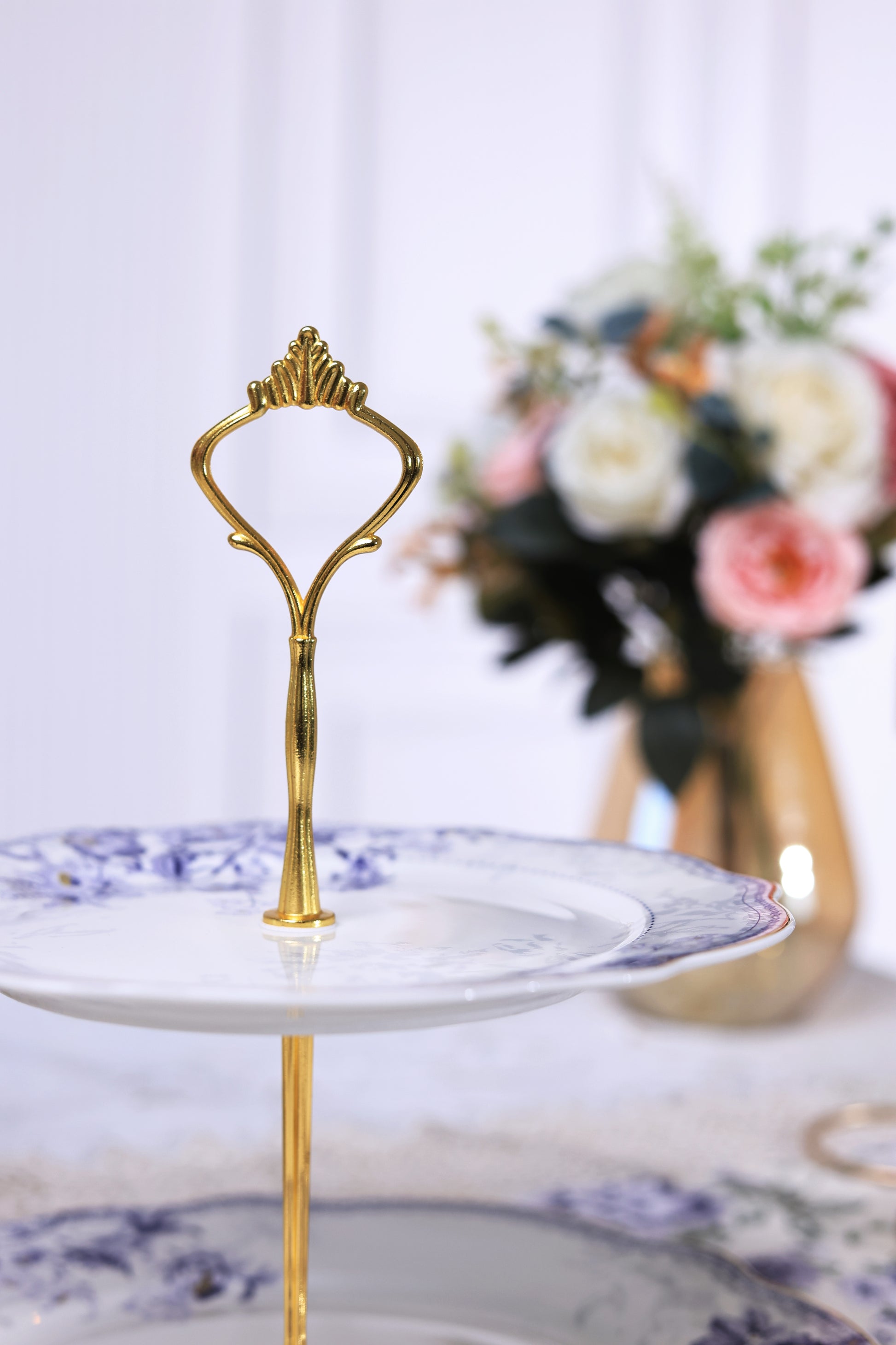 Jardin de Jouy Two Tier Dessert Stand - Vigneto