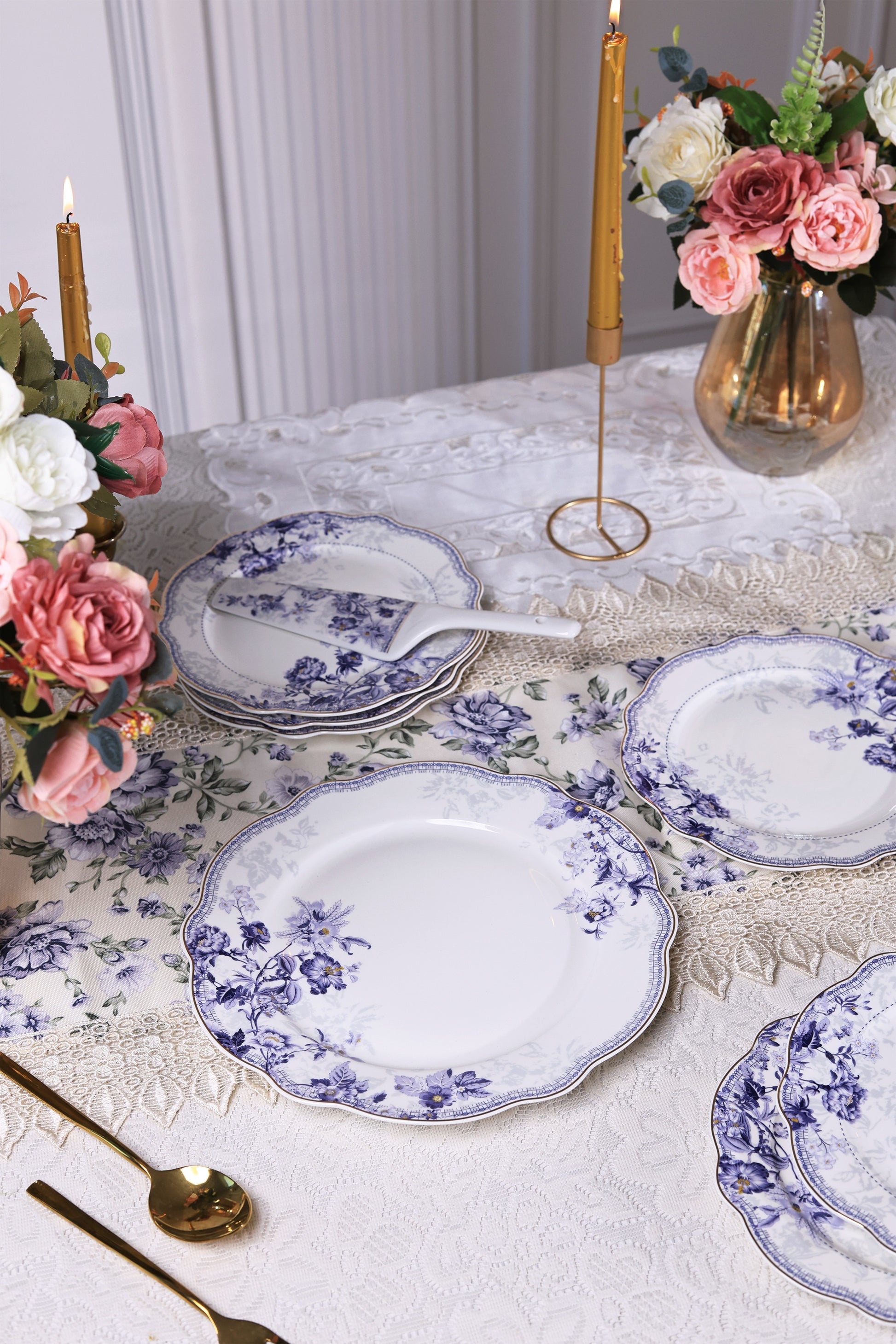 Jardin de Jouy 8 Pcs Snack Set (1 Serving Plate, 6 Quarter Plates, 1 Server) - Vigneto