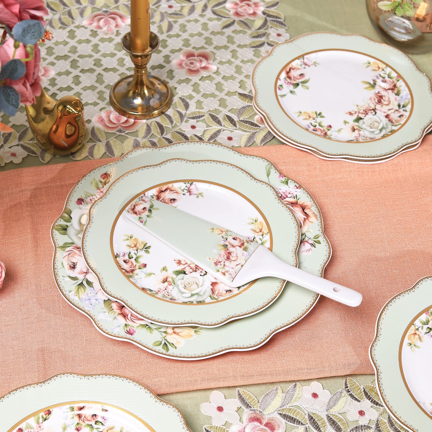 Pistachio Green 8 Pcs Snack Set (1 Serving Plate, 6 Quarter Plates, 1 Server) - Vigneto