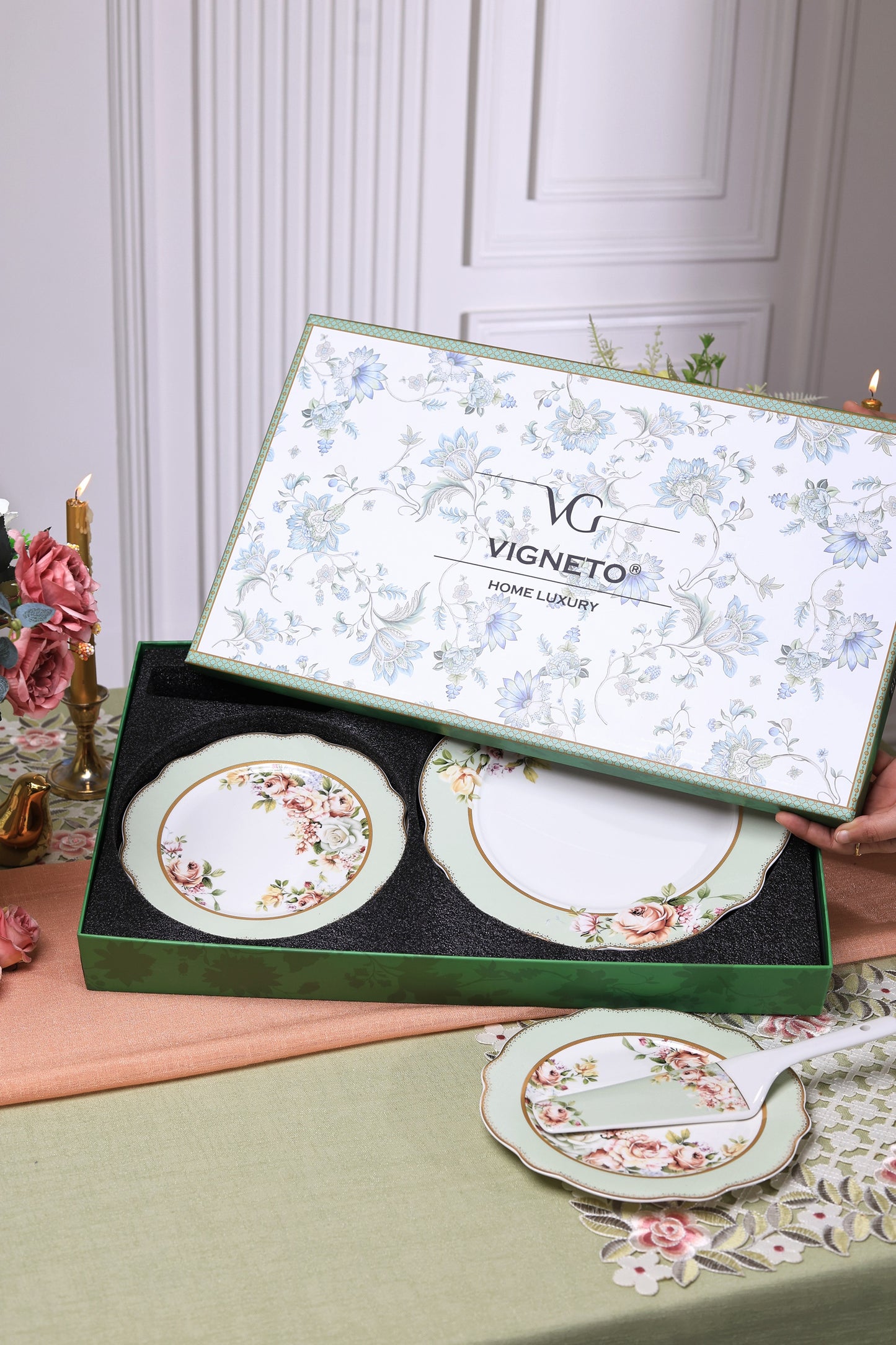 Pistachio Green 8 Pcs Snack Set (1 Serving Plate, 6 Quarter Plates, 1 Server) - Vigneto