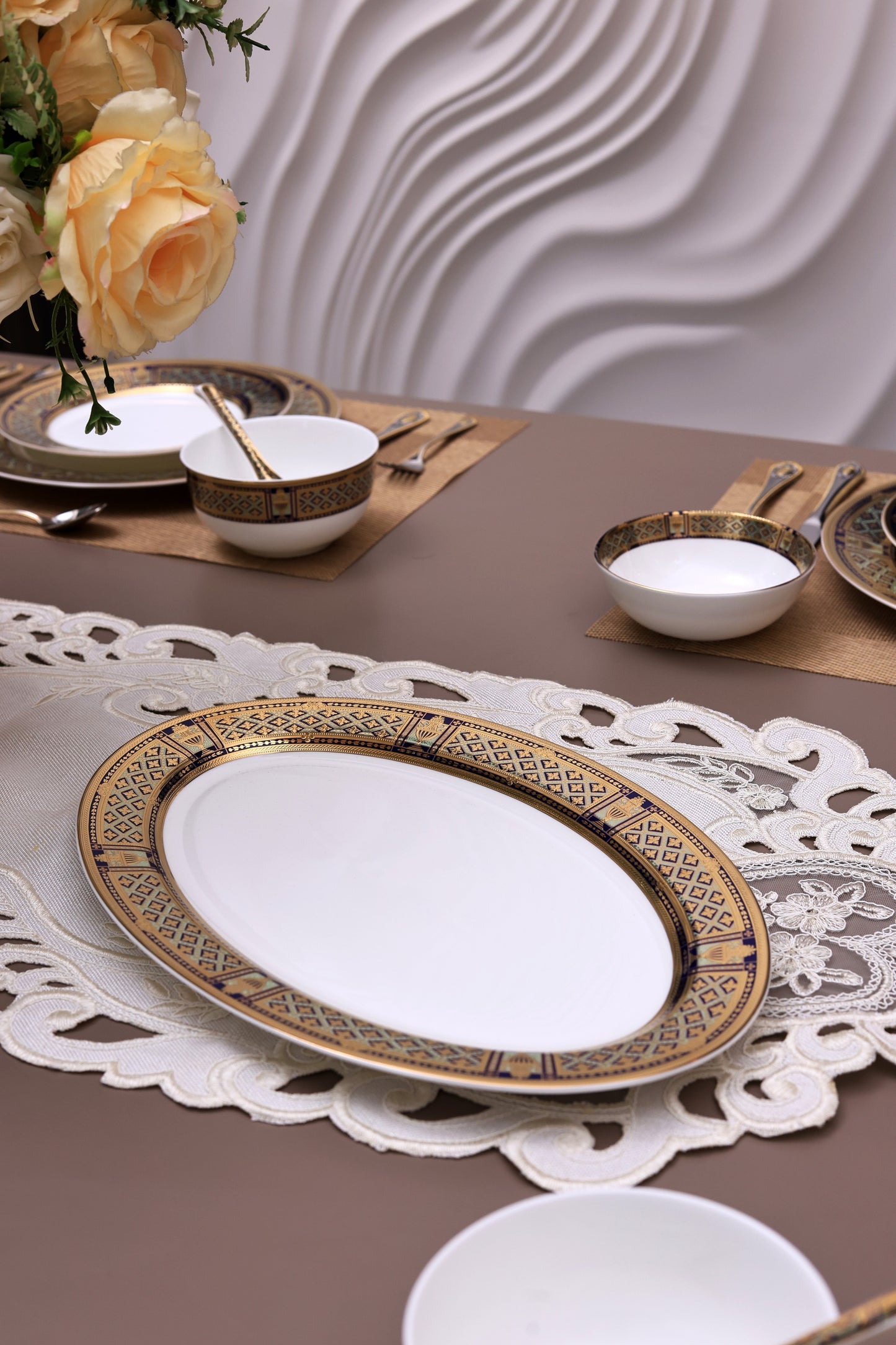 Tresor du Palais 42 Pcs Dinner Set (Palace Collection, 24K Embossed Gold) - Vigneto