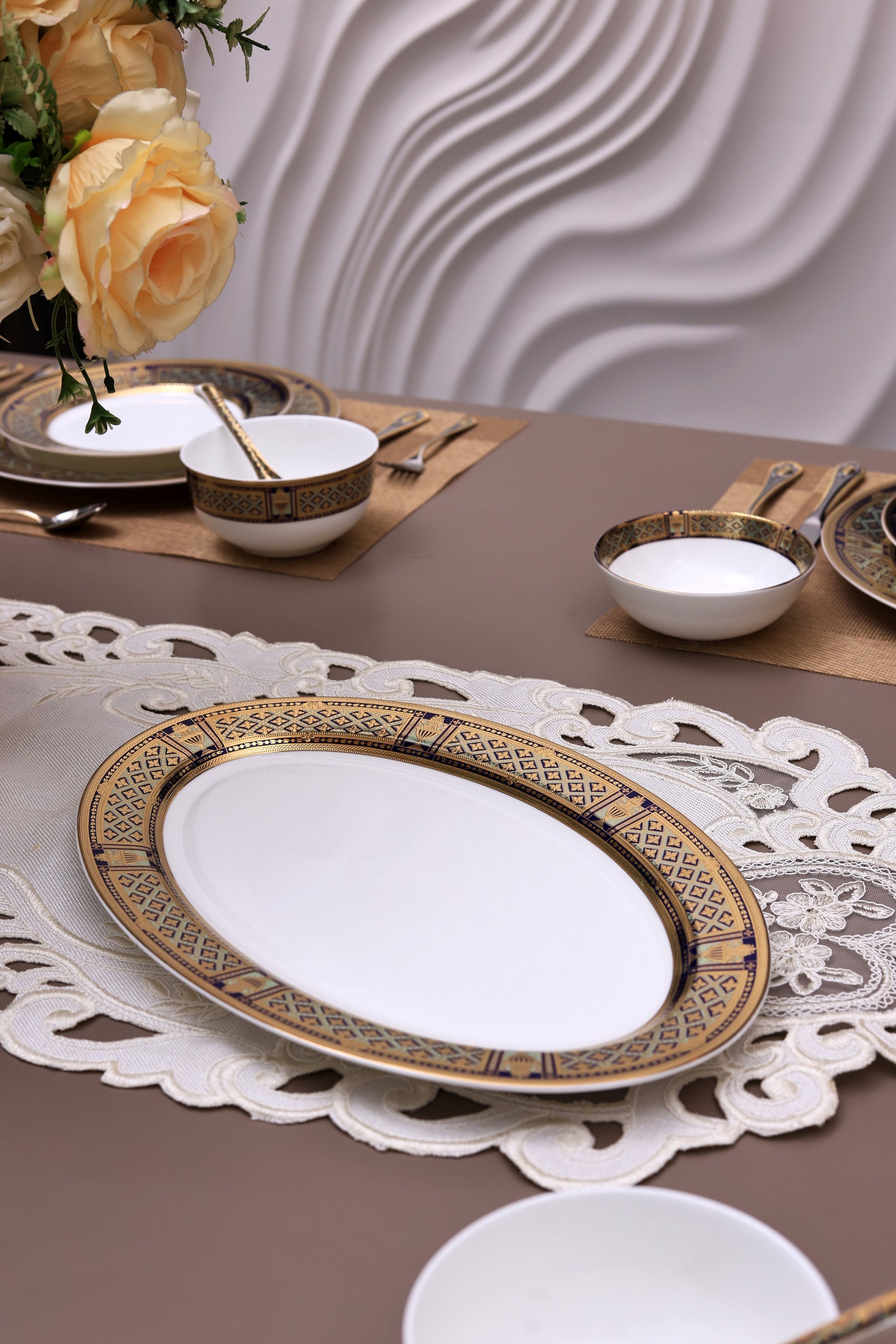 Tresor du Palais 42 Pcs Dinner Set (Palace Collection, 24K Embossed Gold) - Vigneto
