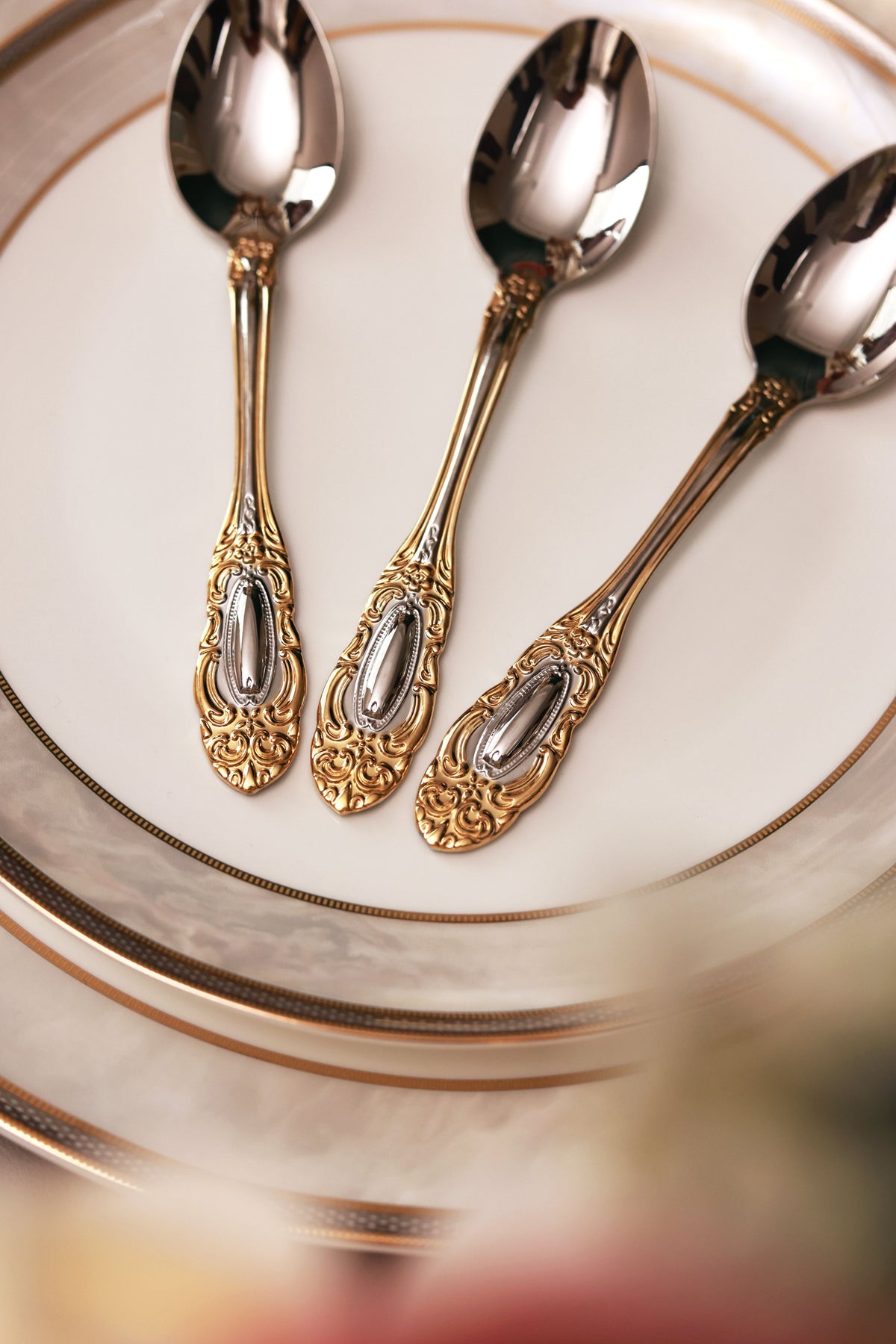 Regal Medallion 24 Pcs Cutlery Set (Palace Collection, 24K Gold Plated)