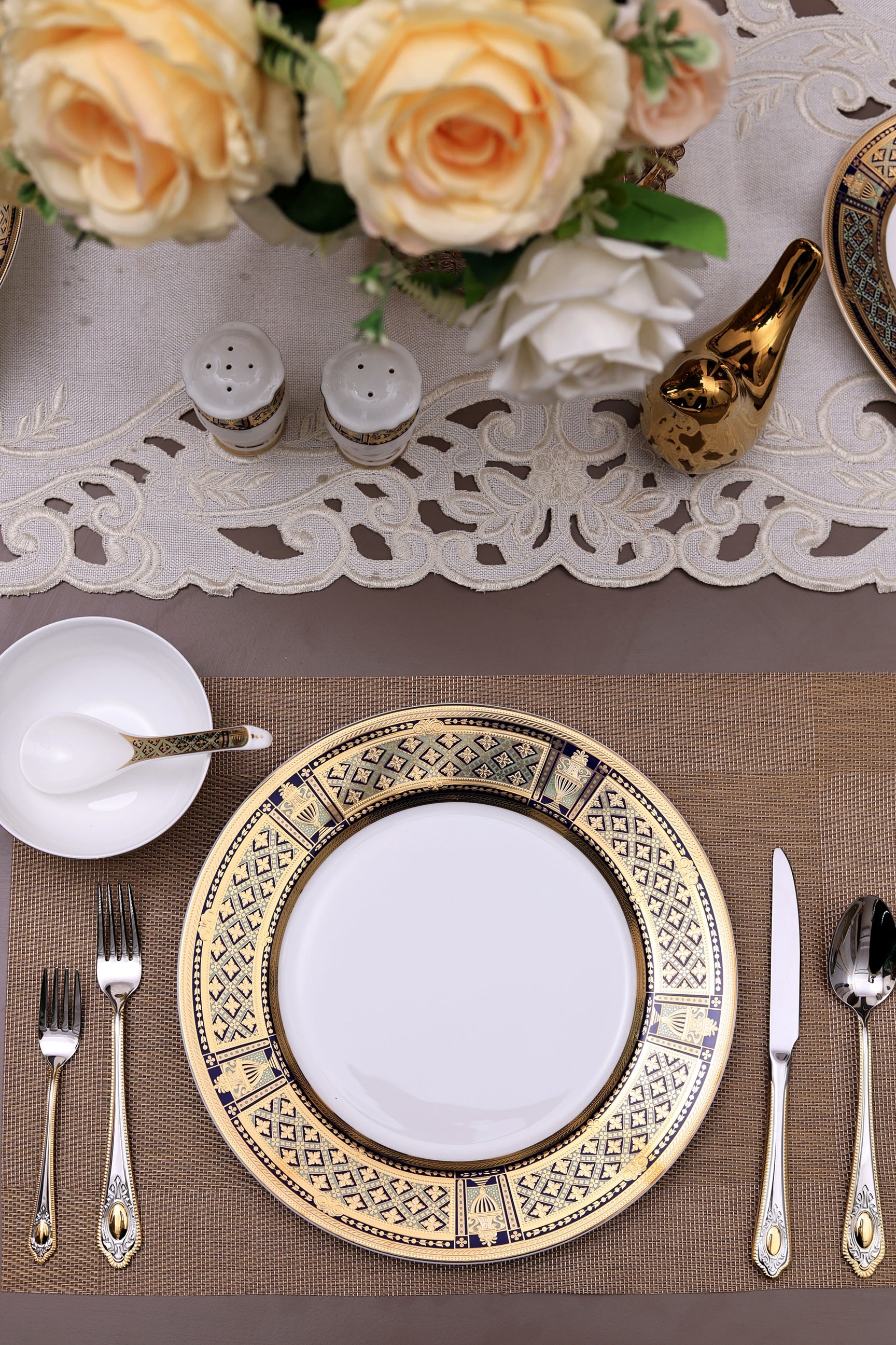 Tresor du Palais 42 Pcs Dinner Set (Palace Collection, 24K Embossed Gold) - Vigneto