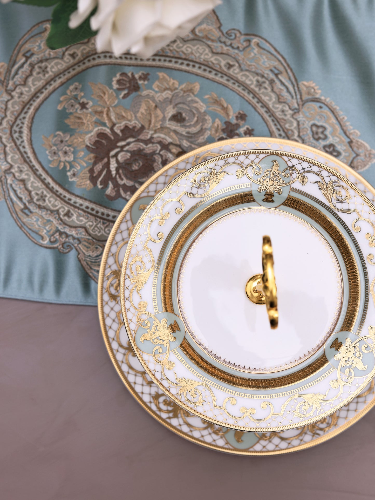 Palace Verde Two Tier Dessert Stand (Palace Collection, 24K Embossed Gold) - Vigneto