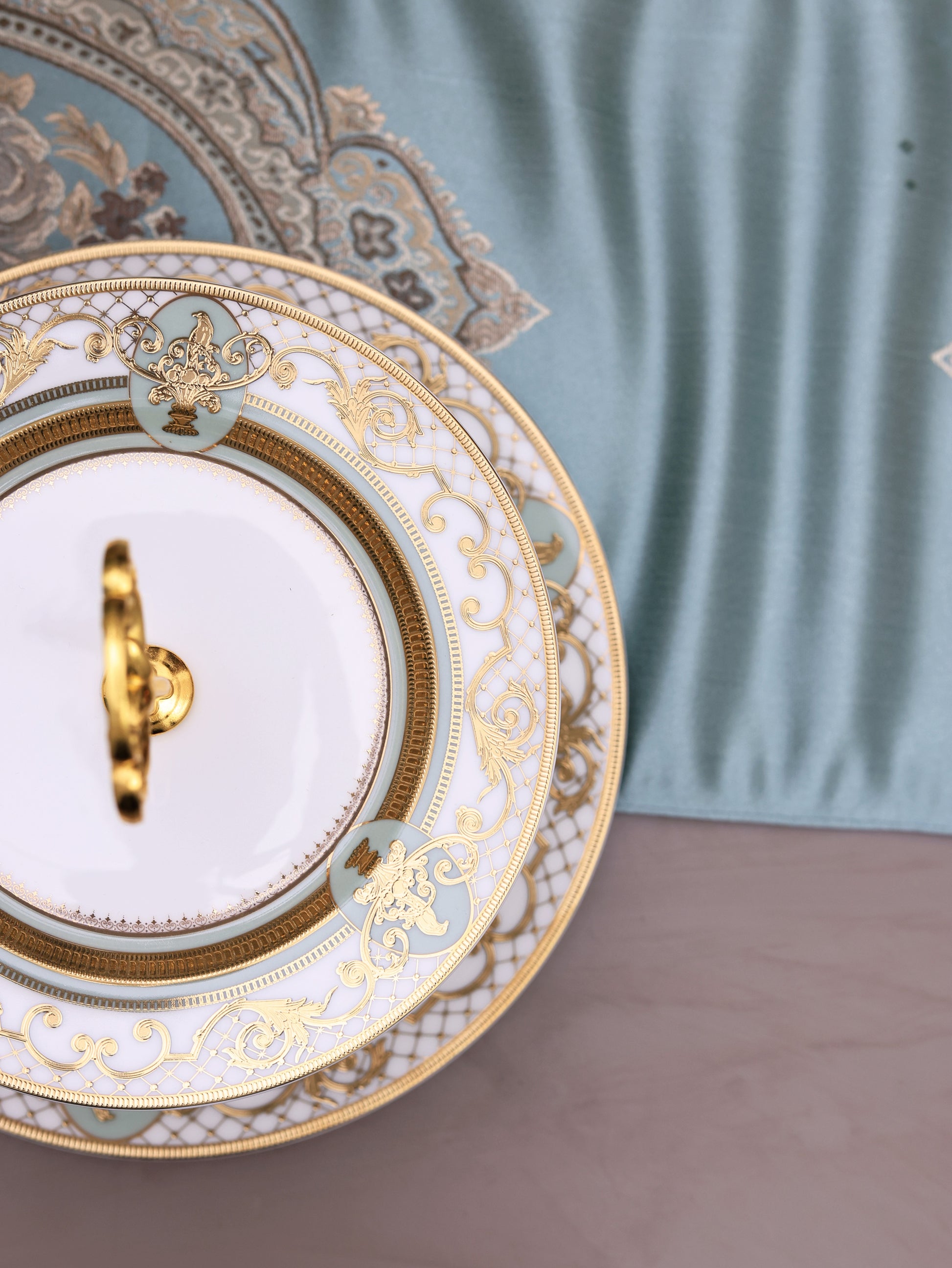 Palace Verde Two Tier Dessert Stand (Palace Collection, 24K Embossed Gold) - Vigneto