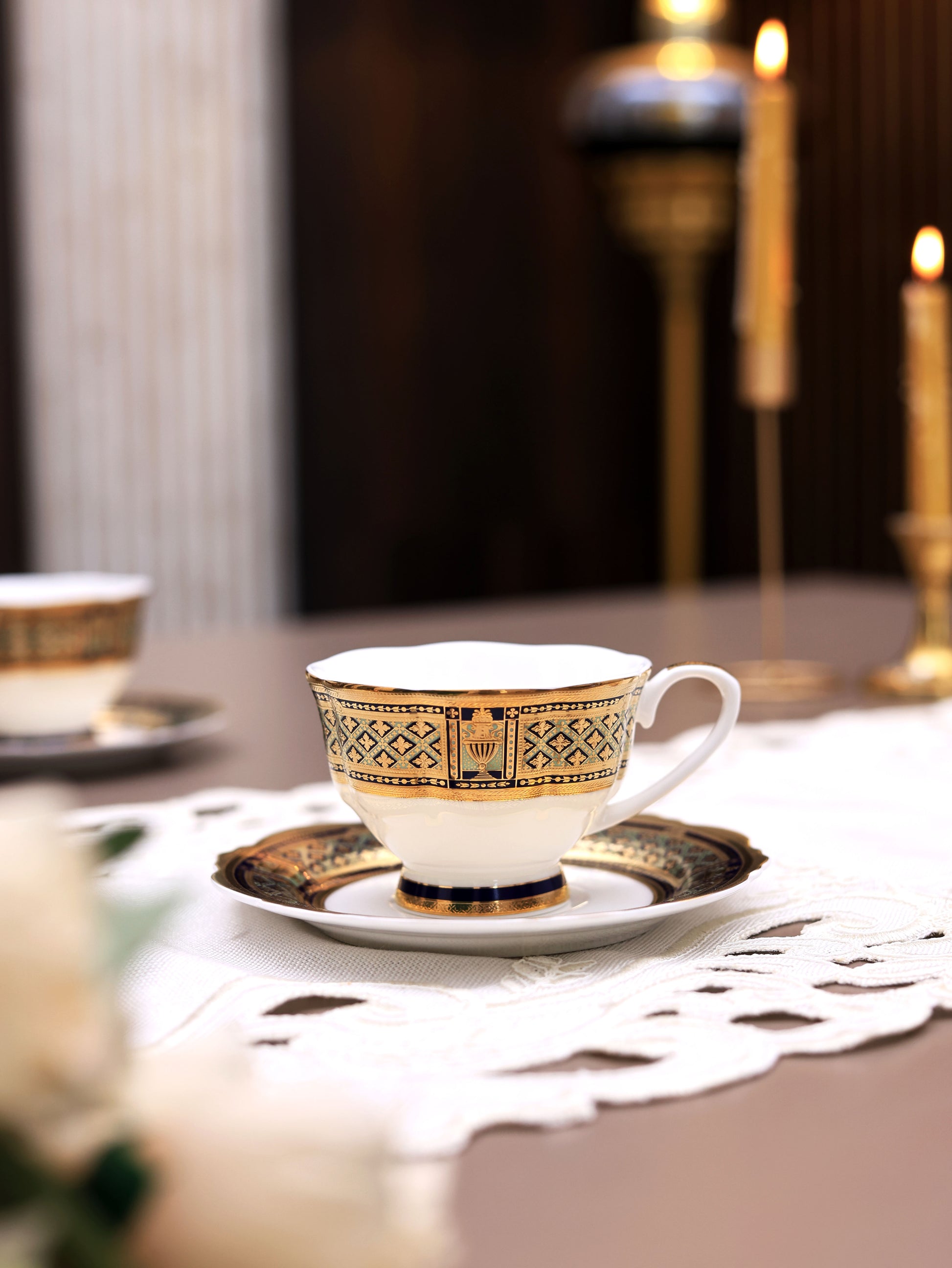 Tresor du Palais Cup and Saucer Set (Set of 6, Palace Collection, 24K Embossed Gold) - Vigneto
