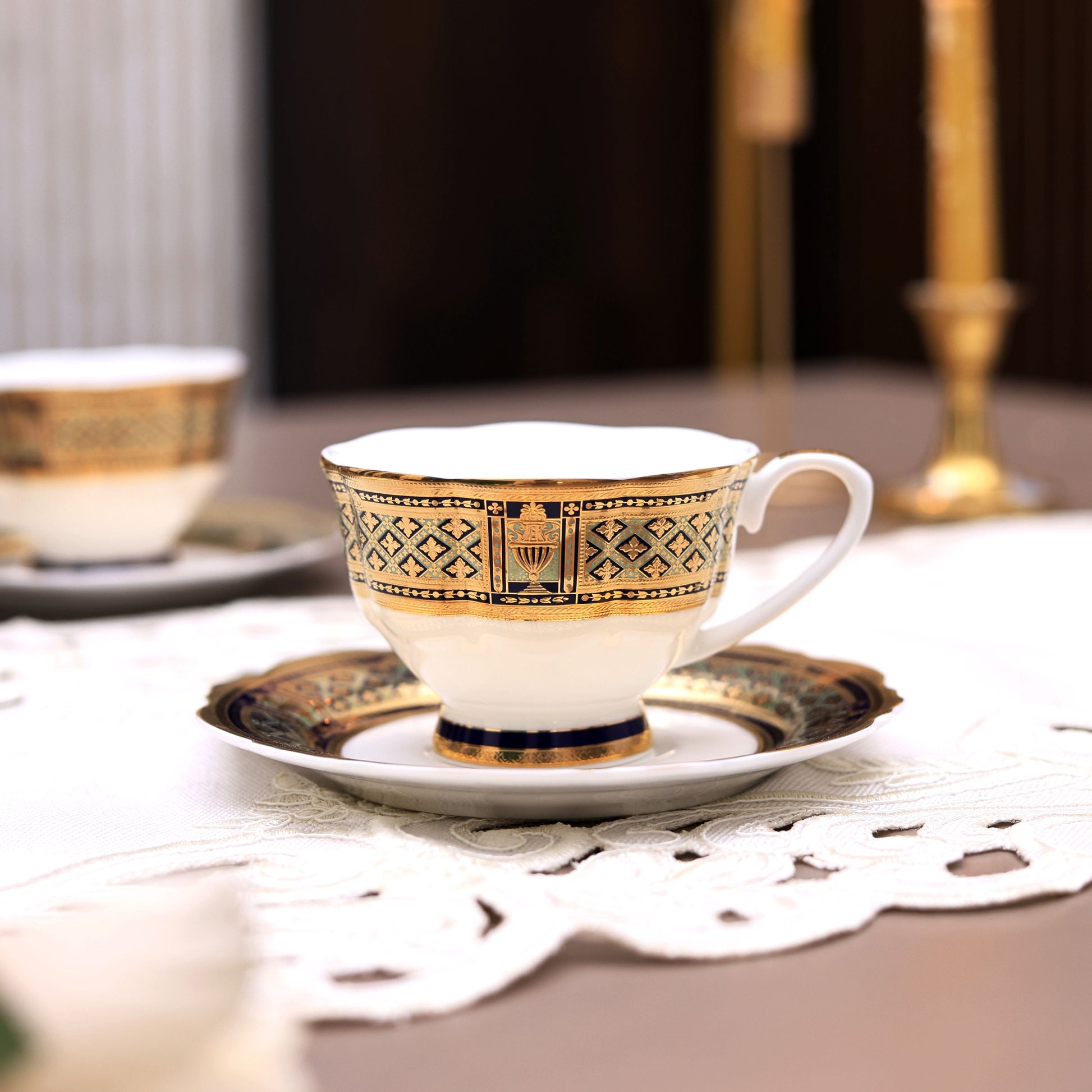 Tresor du Palais Cup and Saucer Set (Set of 6, Palace Collection, 24K Embossed Gold) - Vigneto