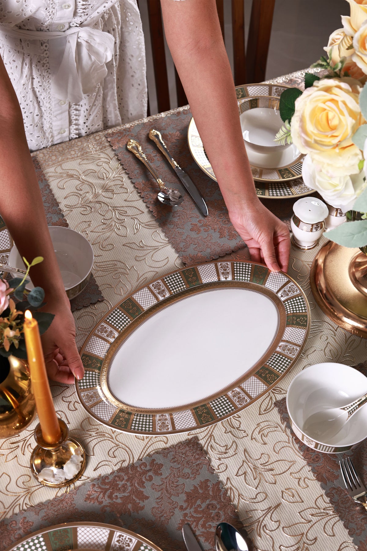 Emerald d'Or 42 Pcs Dinner Set (Palace Collection, 24K Embossed Gold)