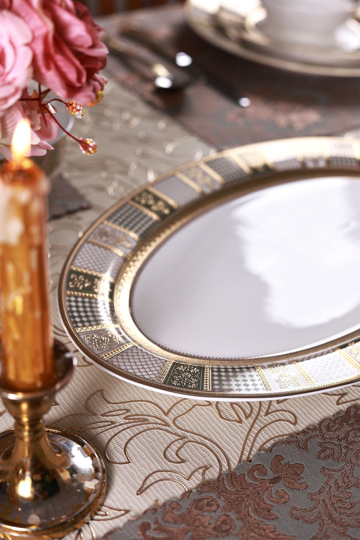 Emerald d'Or 42 Pcs Dinner Set (Palace Collection, 24K Embossed Gold)