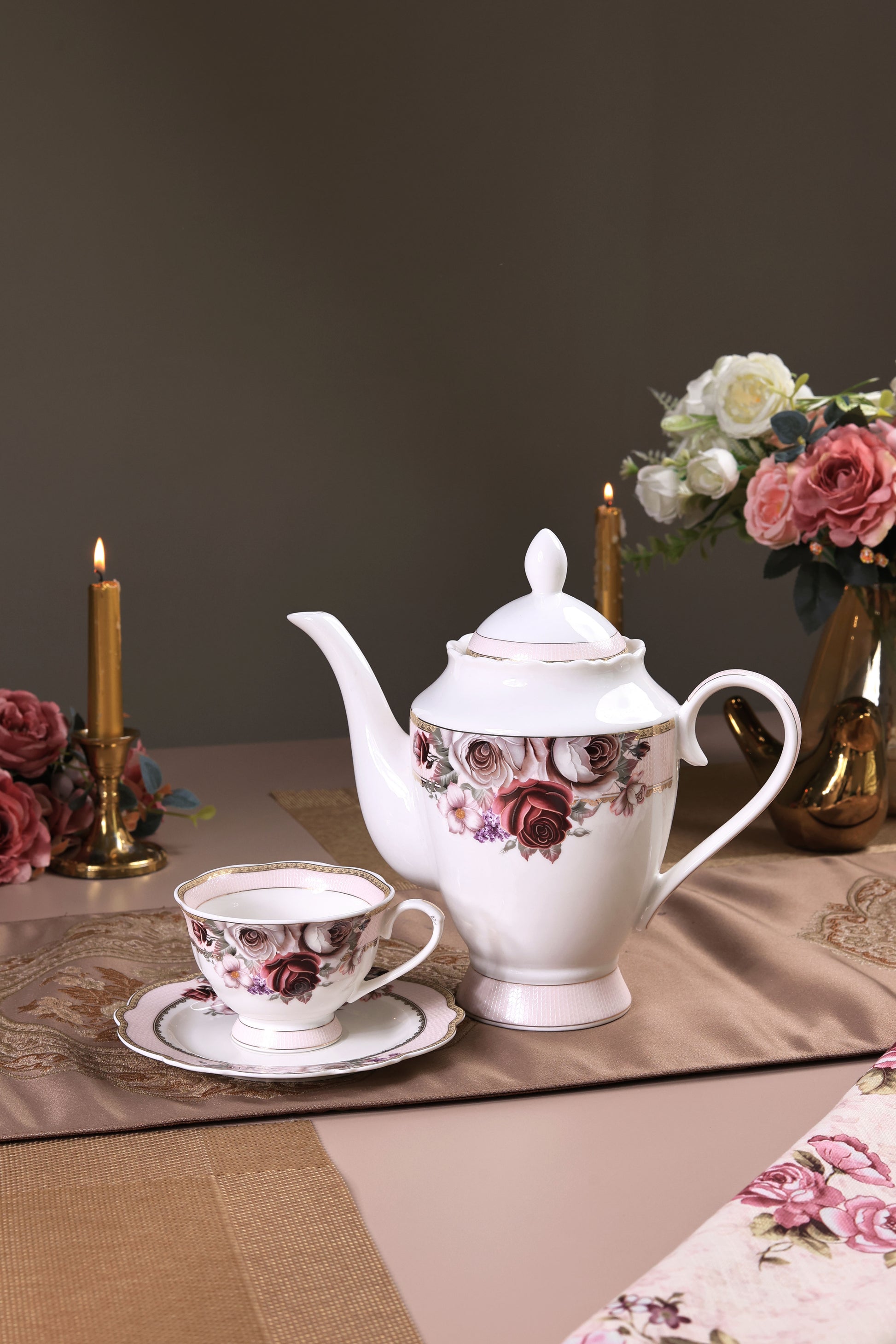 Rose Garden 15 Pcs Tea Set (Vintage Collection) - Vigneto