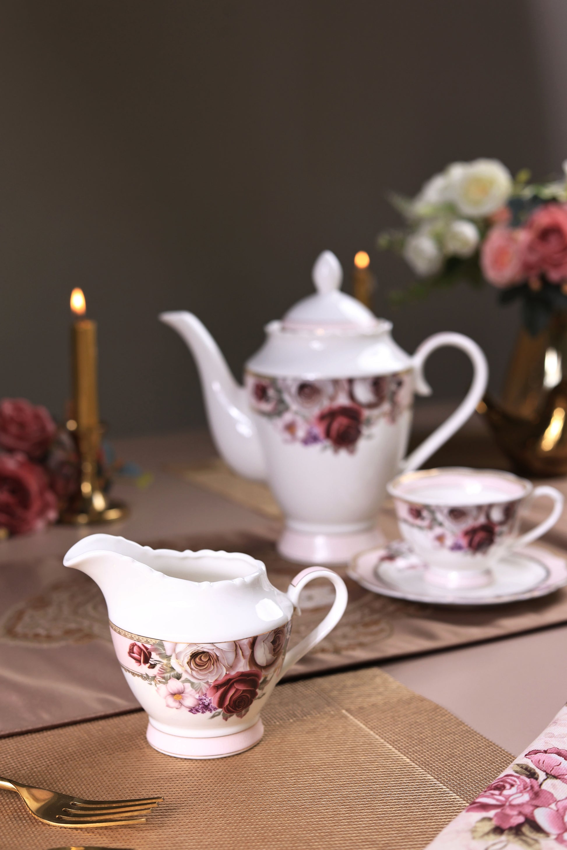 Rose Garden 15 Pcs Tea Set (Vintage Collection) - Vigneto