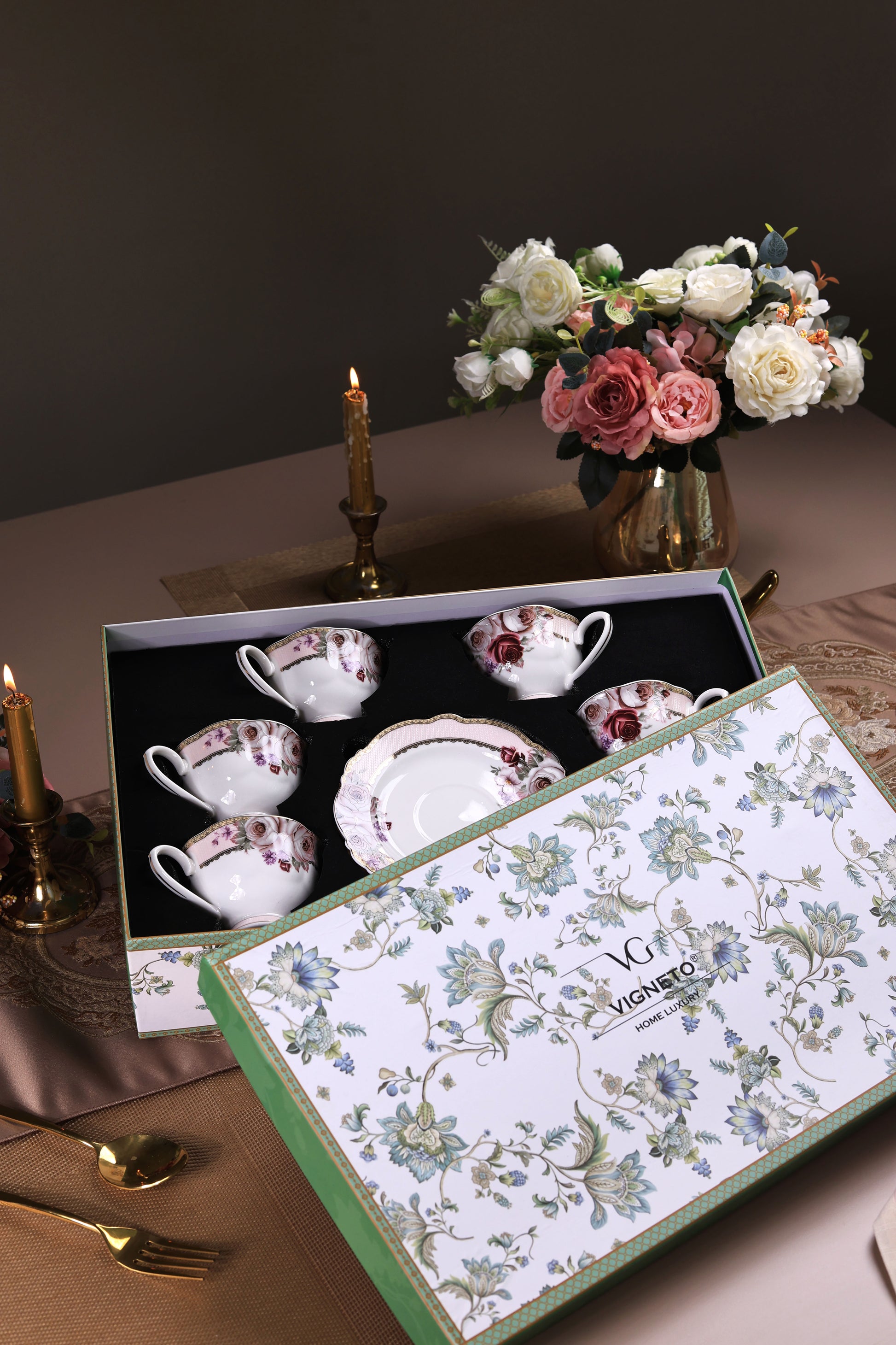 Rose Garden Cup and Saucer Set (Vintage Collection, 6 Cups and 6 Saucers) - Vigneto