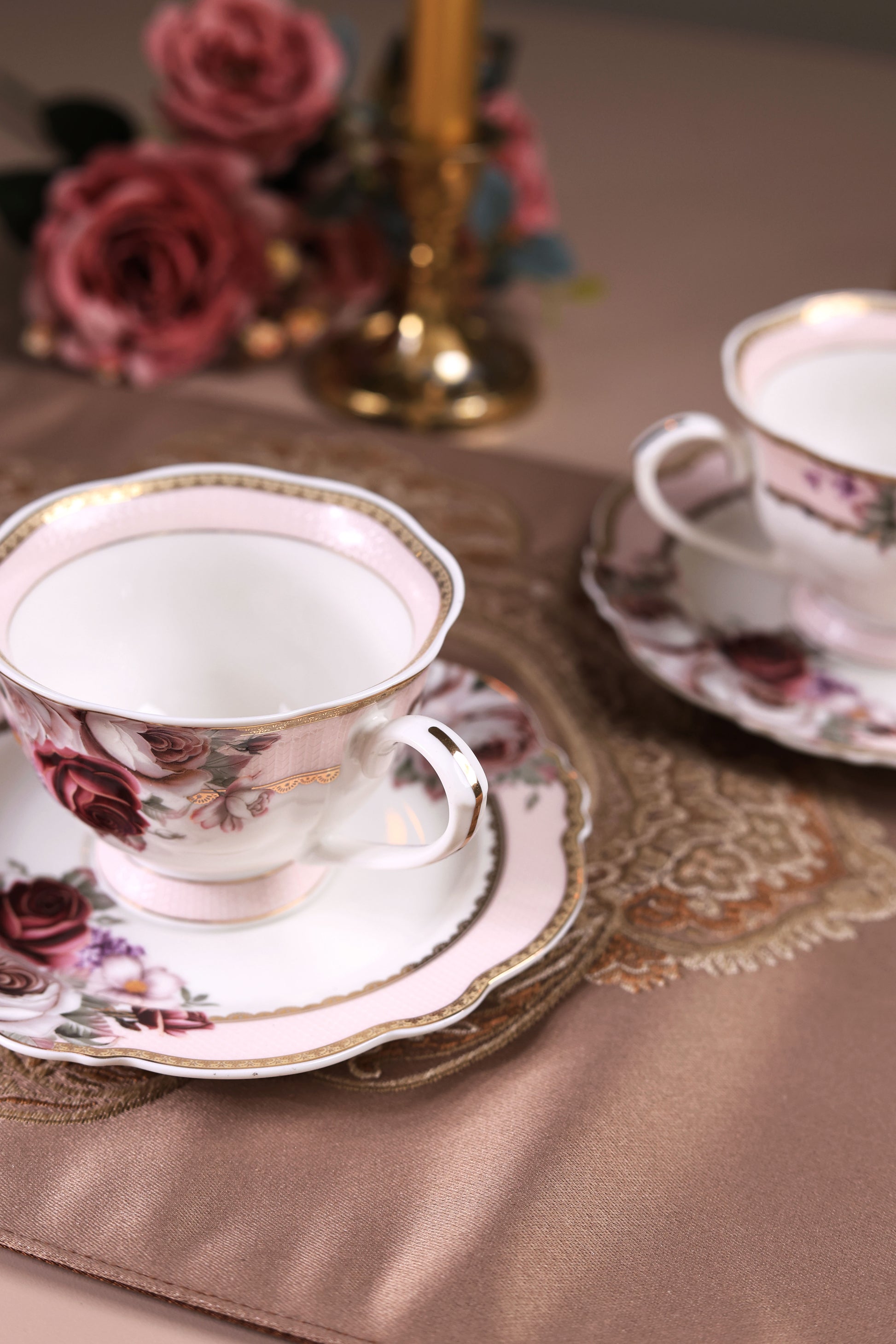 Rose Garden Cup and Saucer Set (Vintage Collection, 6 Cups and 6 Saucers) - Vigneto