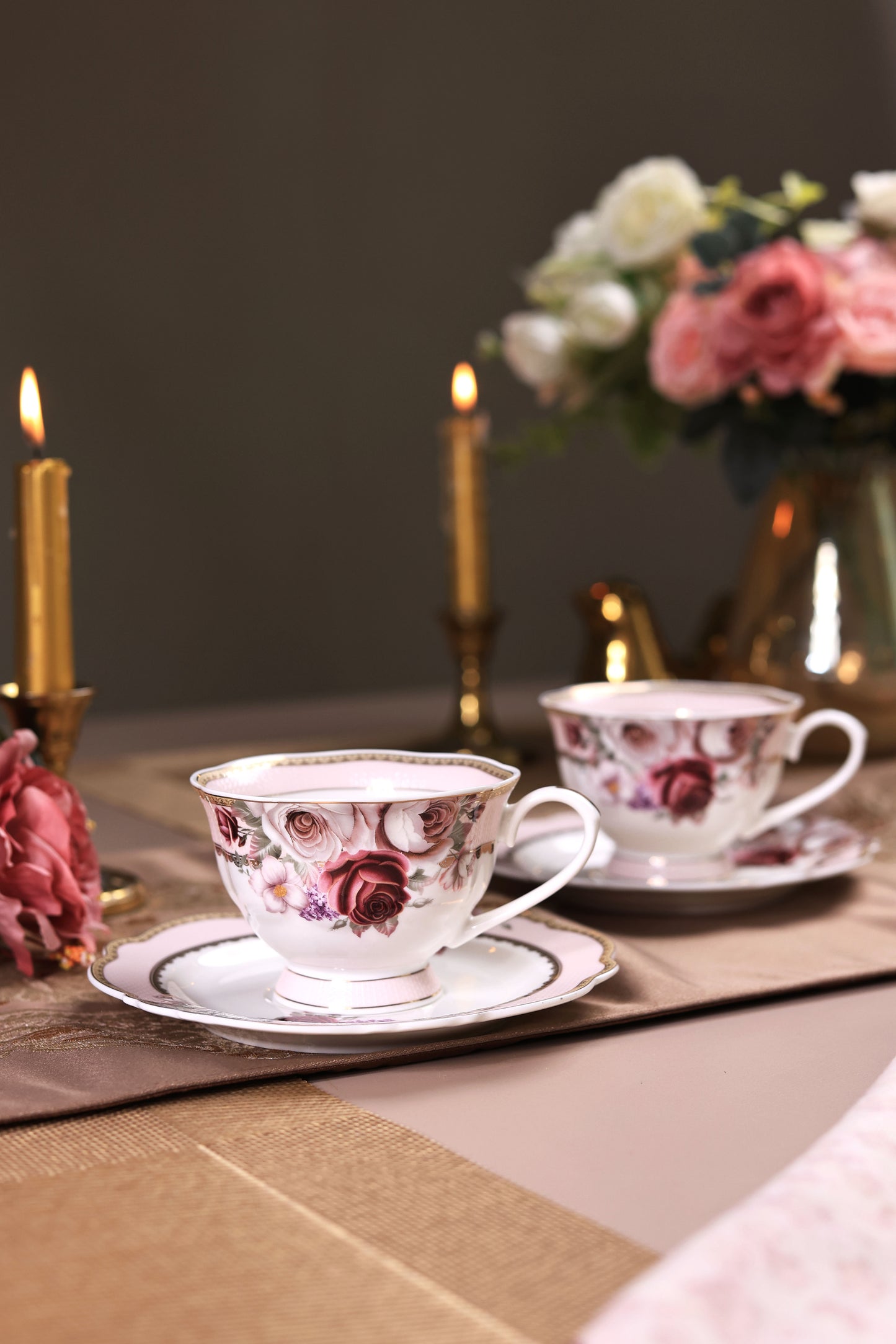 Rose Garden Cup and Saucer Set (Vintage Collection, 6 Cups and 6 Saucers) - Vigneto