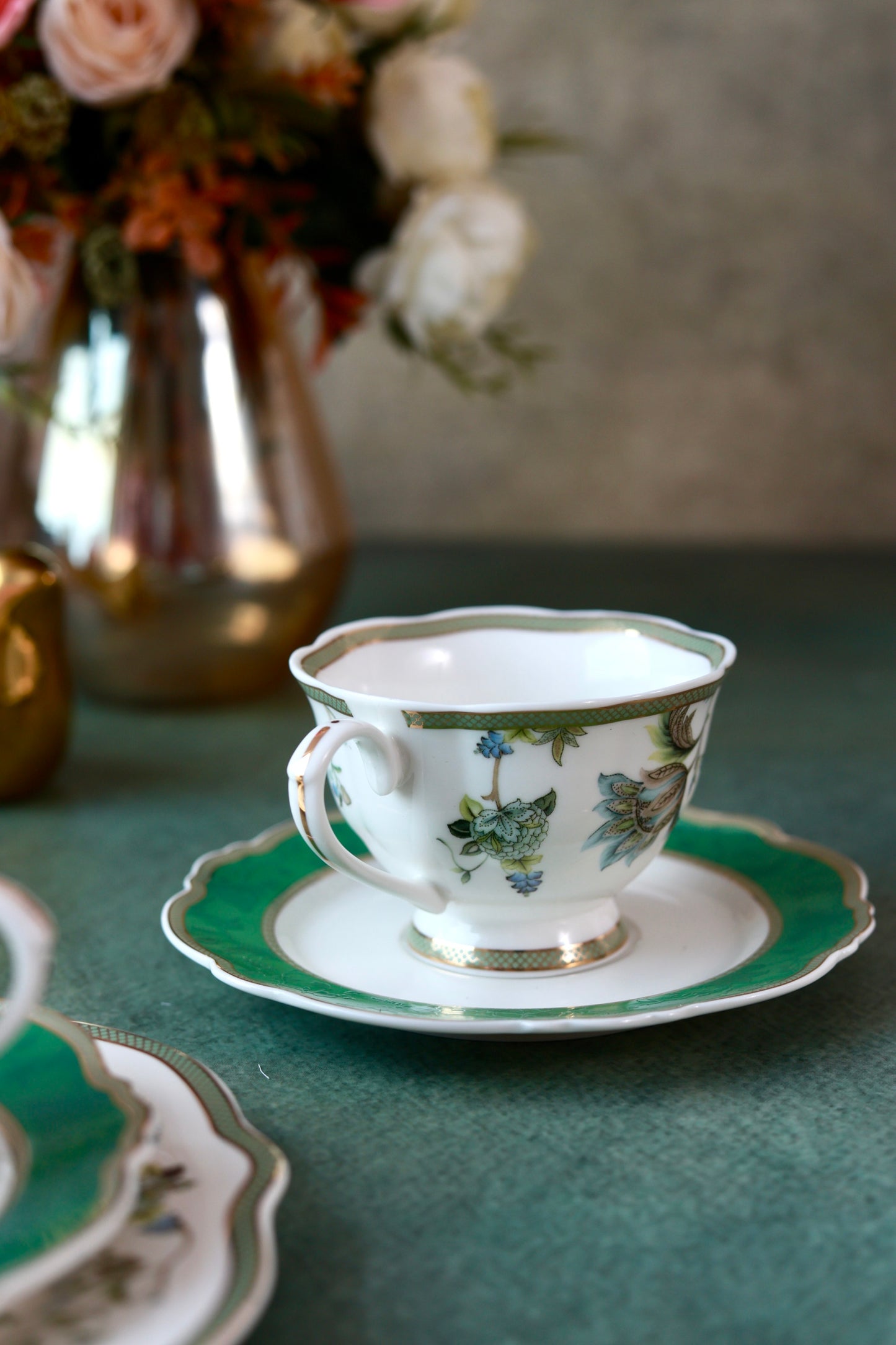 Tudor Green Cup and Saucer Set (Vintage Collection, 6 Cups and 6 Saucers)