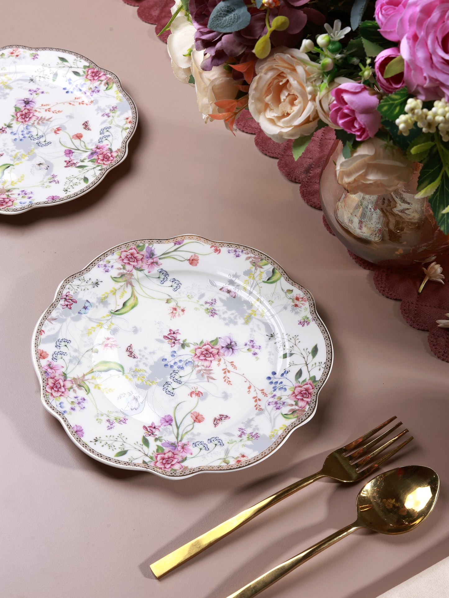 Lilac Garden 8" Quarter Plates (Set of 6)