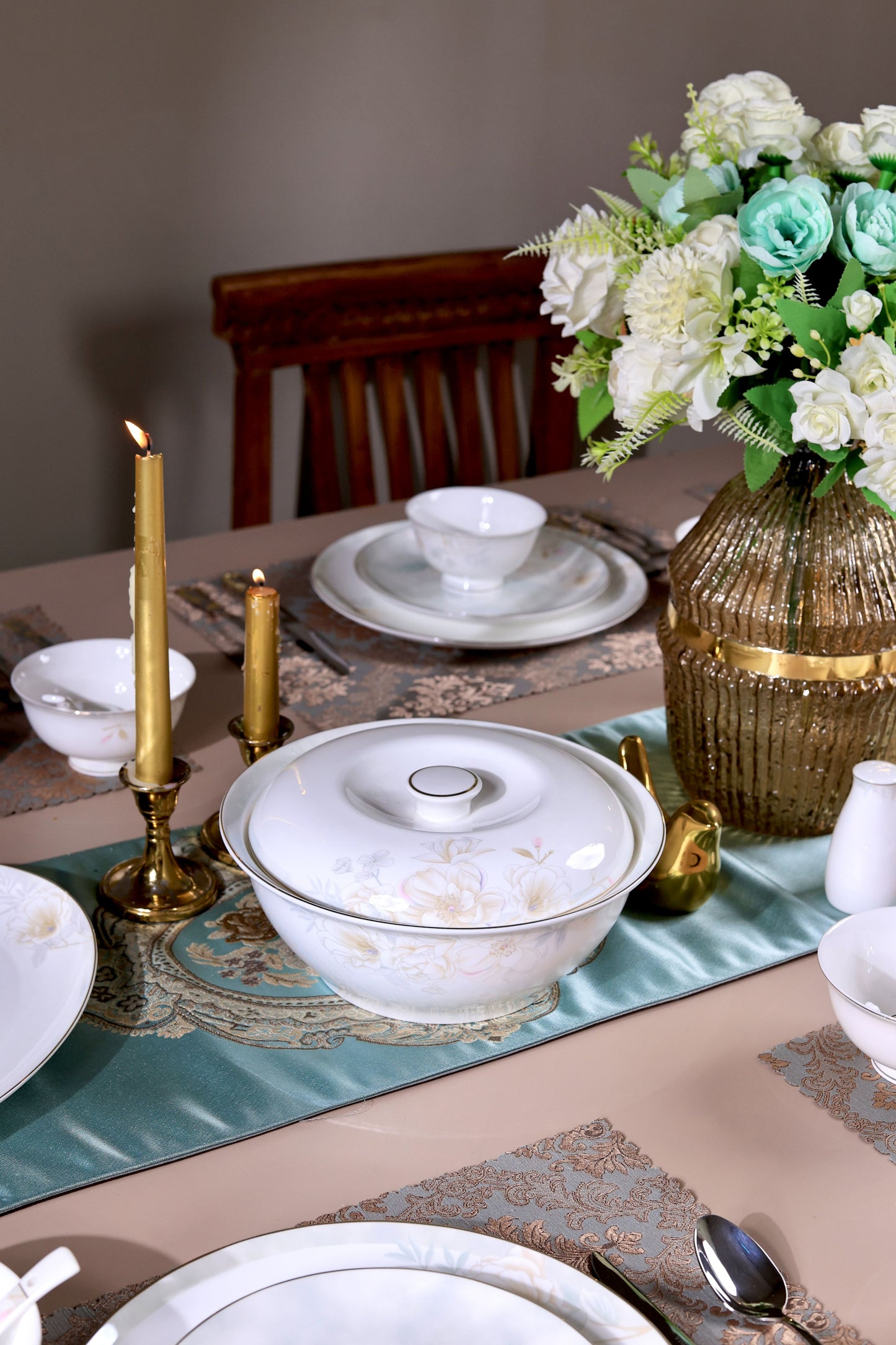 Sage Blume 60 Pcs Dinner Set - Vigneto