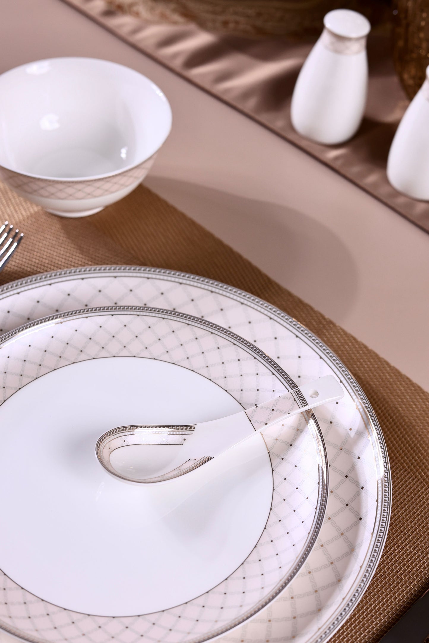 Rosé Champagne 60 Pcs Dinner Set - Vigneto