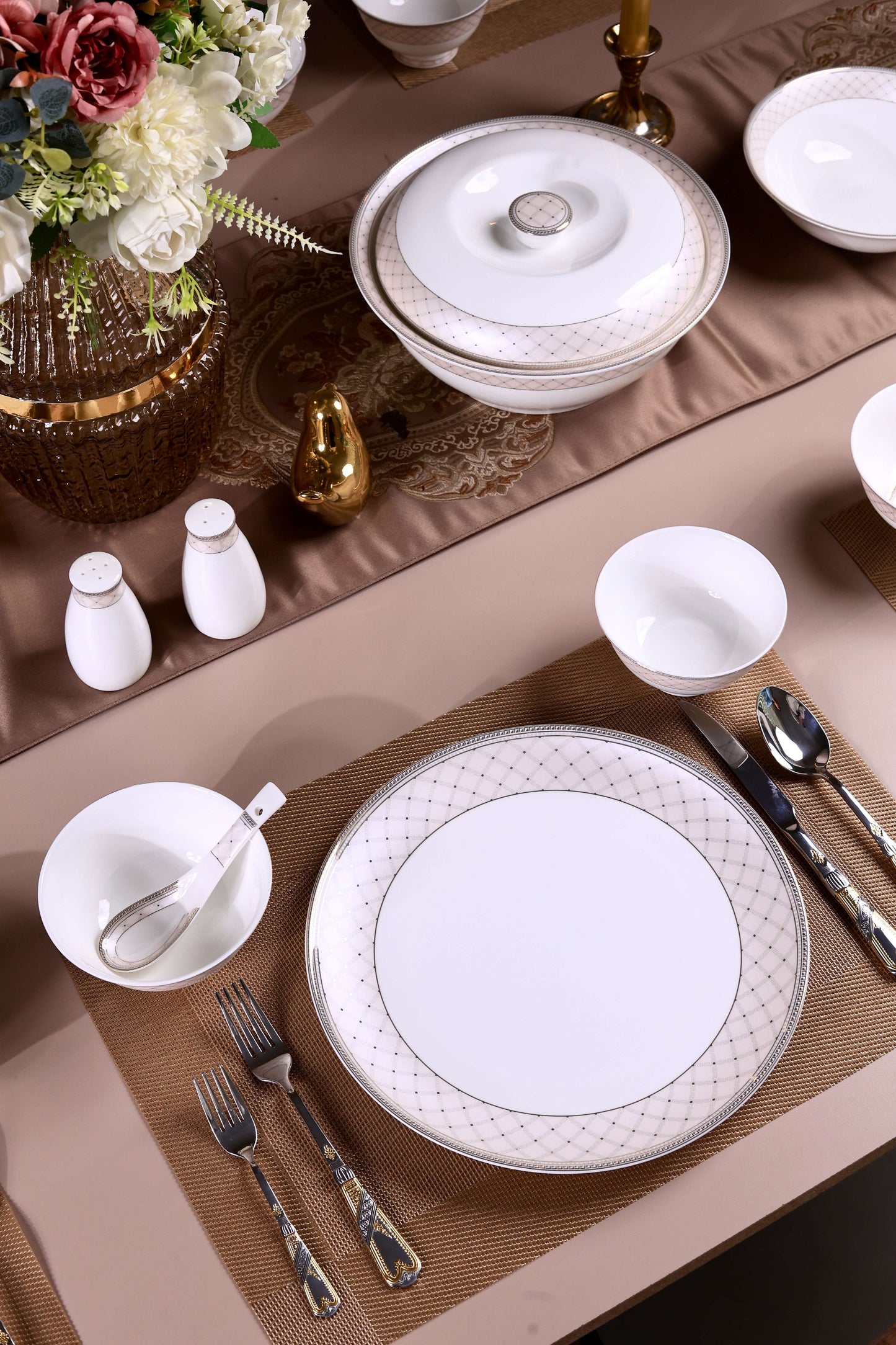 Rosé Champagne 60 Pcs Dinner Set - Vigneto