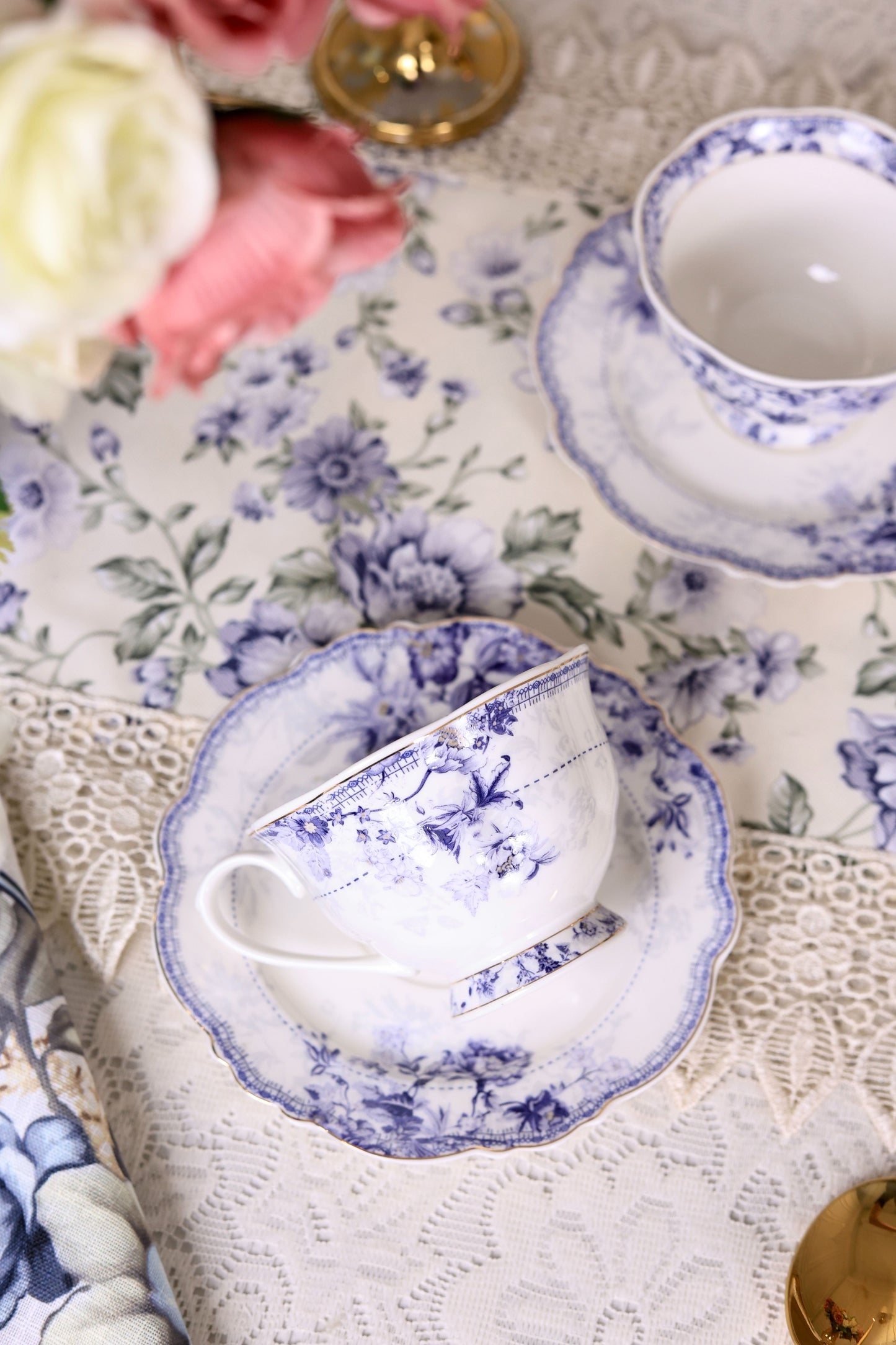 Jardin de Jouy Cup and Saucer Set (Vintage Collection, 6 Cups and 6 Saucers) - Vigneto
