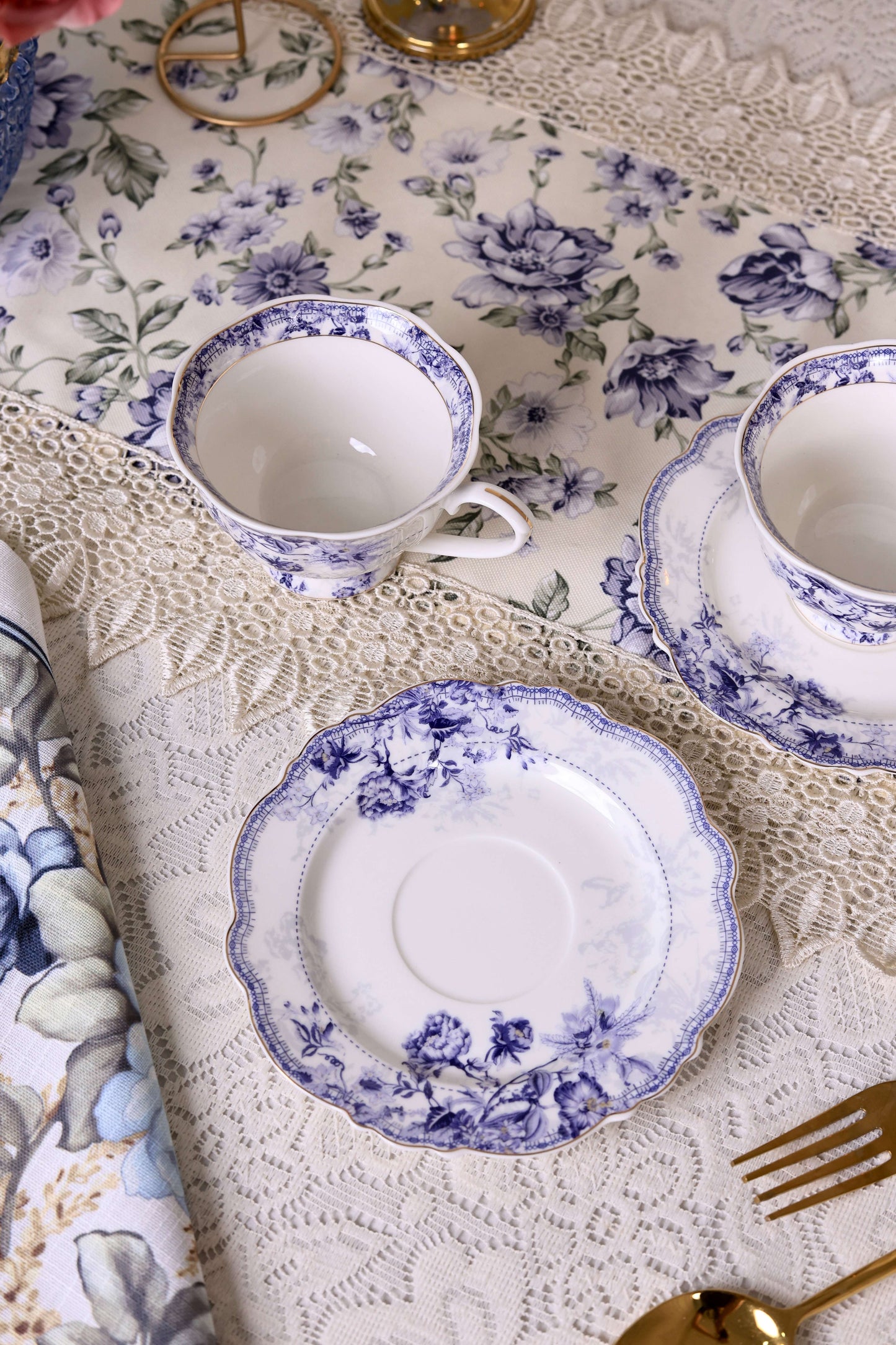 Jardin de Jouy Cup and Saucer Set (Vintage Collection, 6 Cups and 6 Saucers) - Vigneto