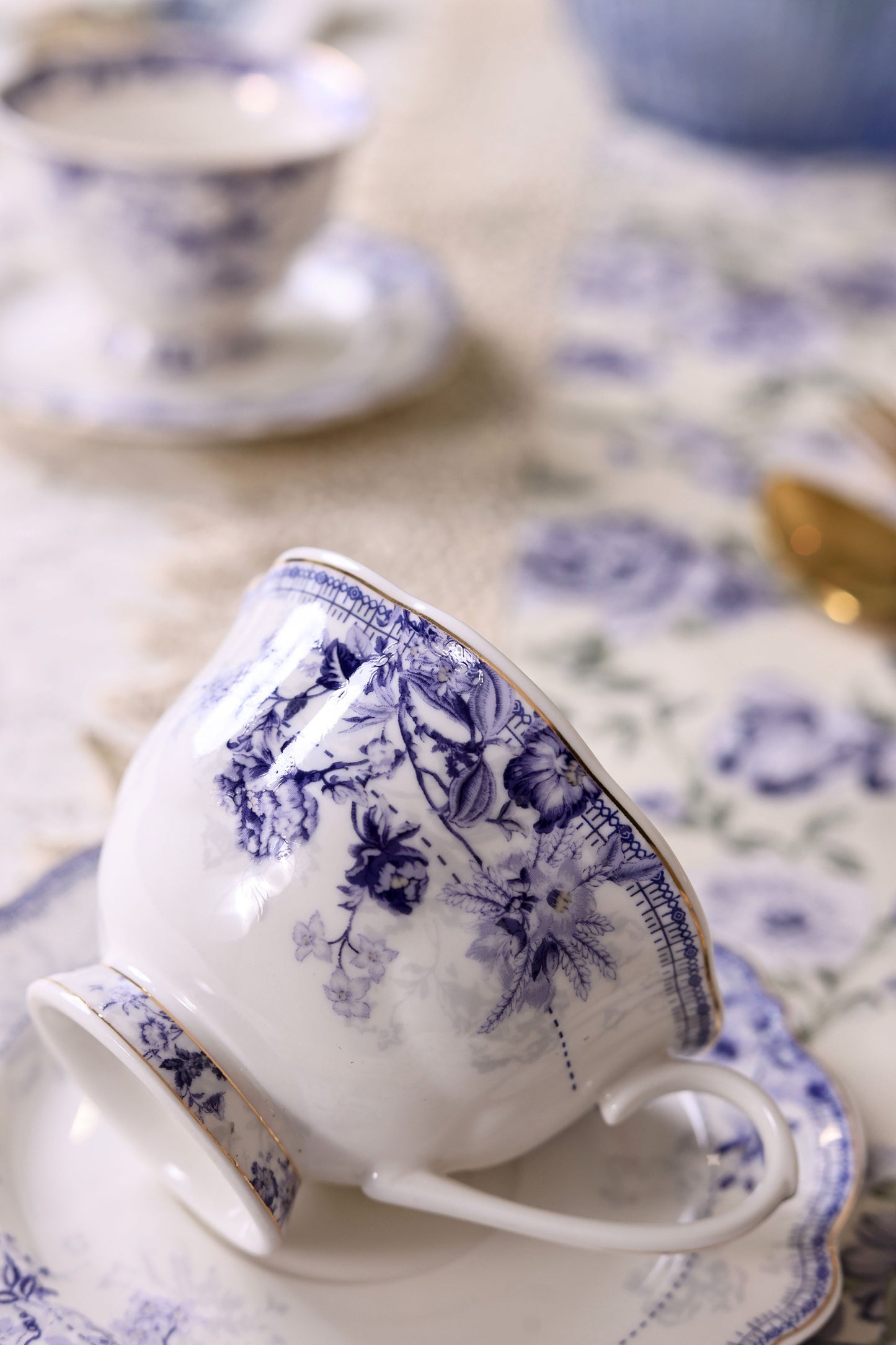 Jardin de Jouy Cup and Saucer Set (Vintage Collection, 6 Cups and 6 Saucers) - Vigneto