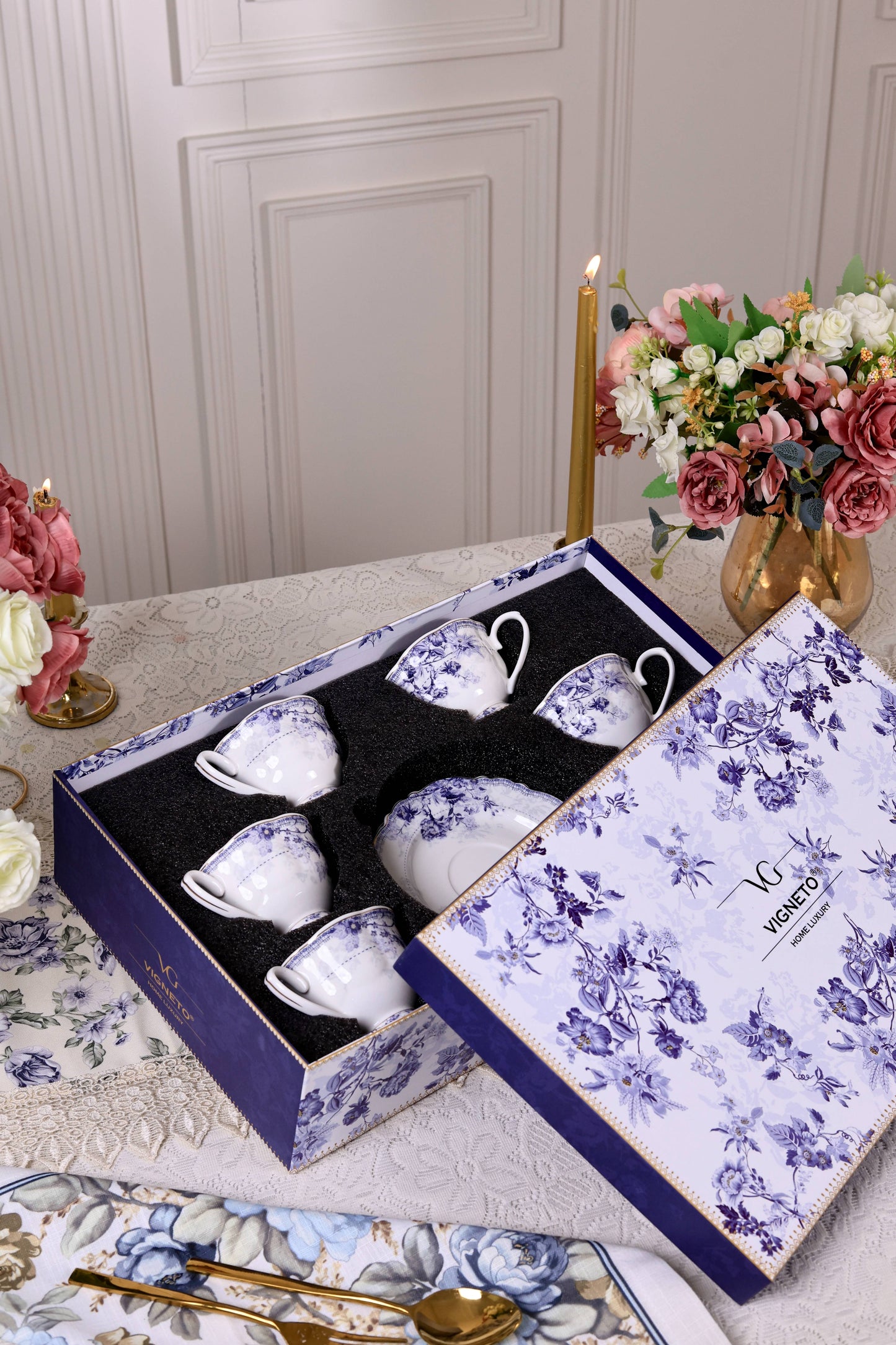 Midnight Blue Cup and Saucer Set (Vintage Collection, 6 Cups and 6 Saucers) - Vigneto