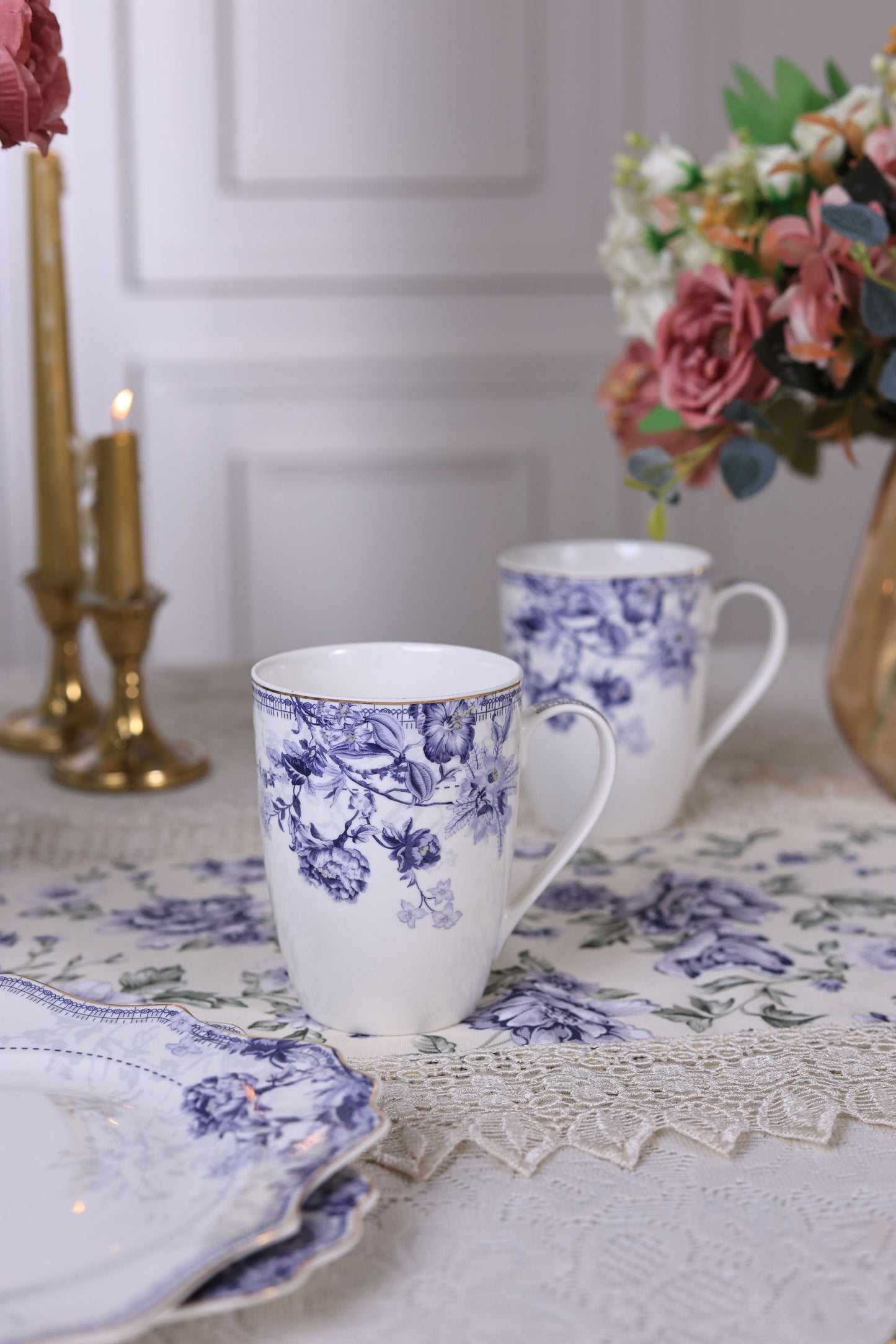 Jardin de Jouy Coffee Mugs with Snack Plates (4 Mugs and 4 Snack Plates)