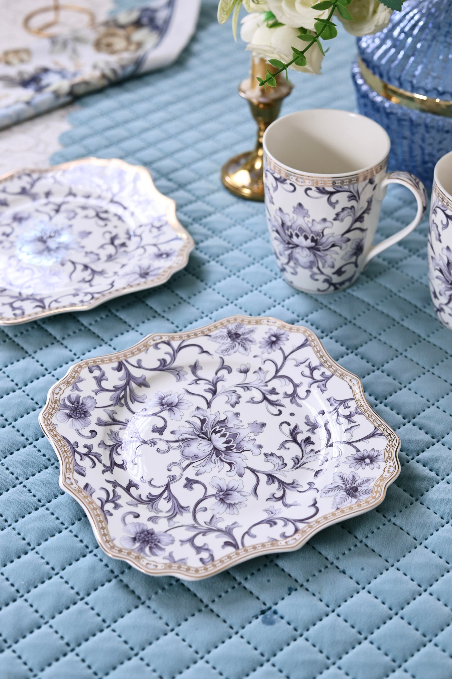 Royal Blue Coffee Mugs with Snack Plates (4 Mugs and 4 Snack Plates) - Vigneto